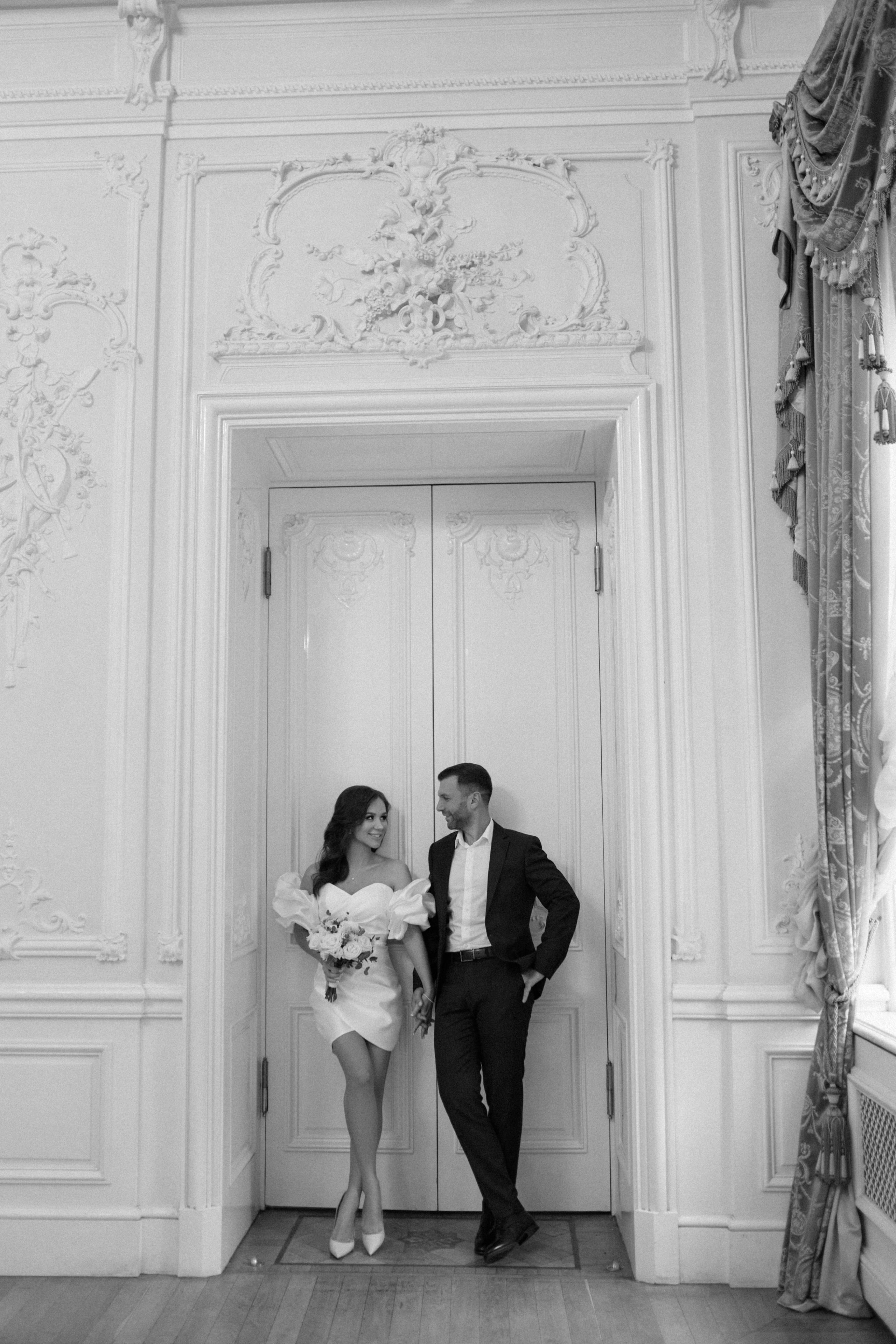 Свадебная фотосессия в особняке. Сестры Карабаза. Фотографы и ретушеры в Москве и Санкт-Петербурге