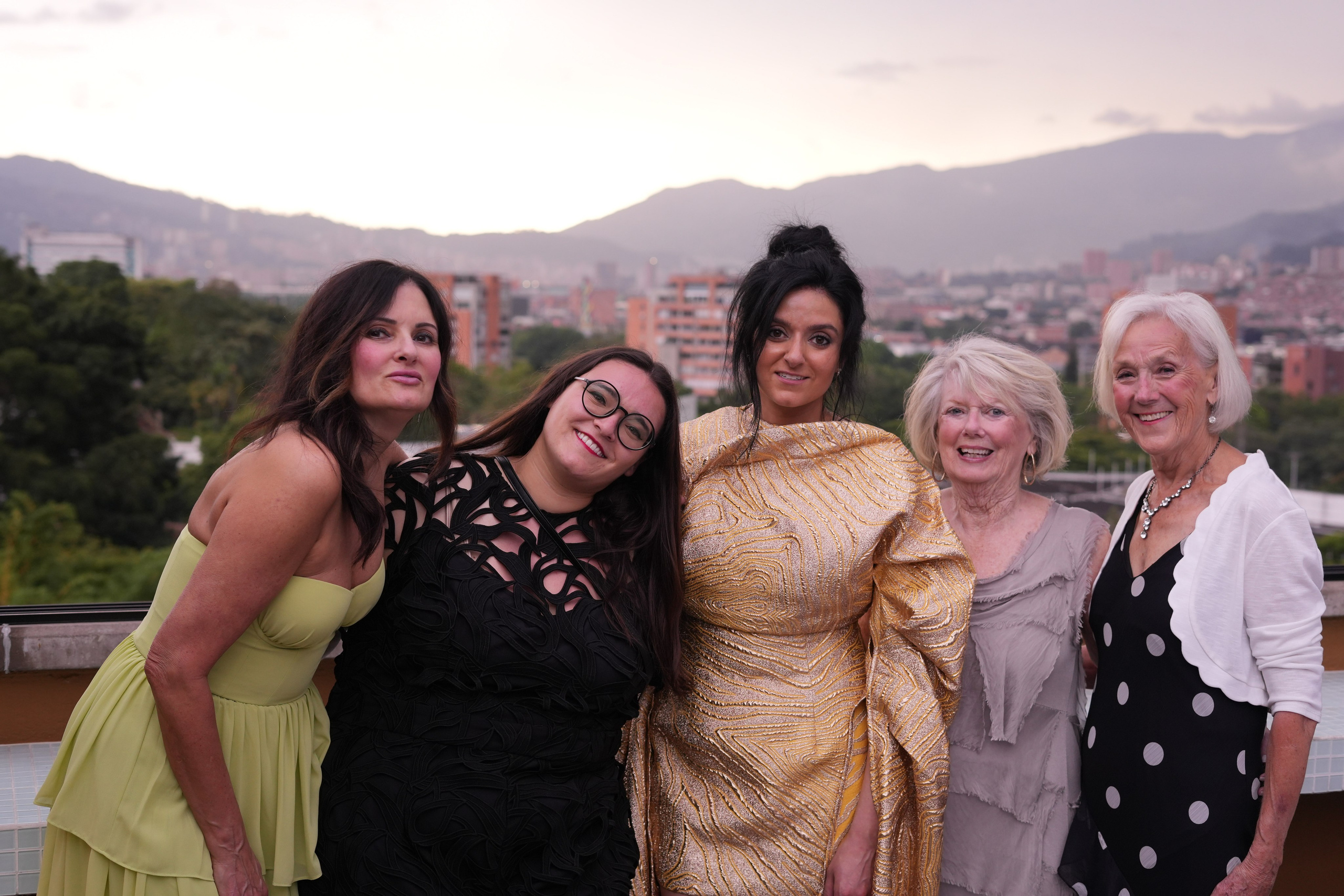 Olivia and Zack / 1 wedding day. Wedding Photographer in Barcelona and Medellin