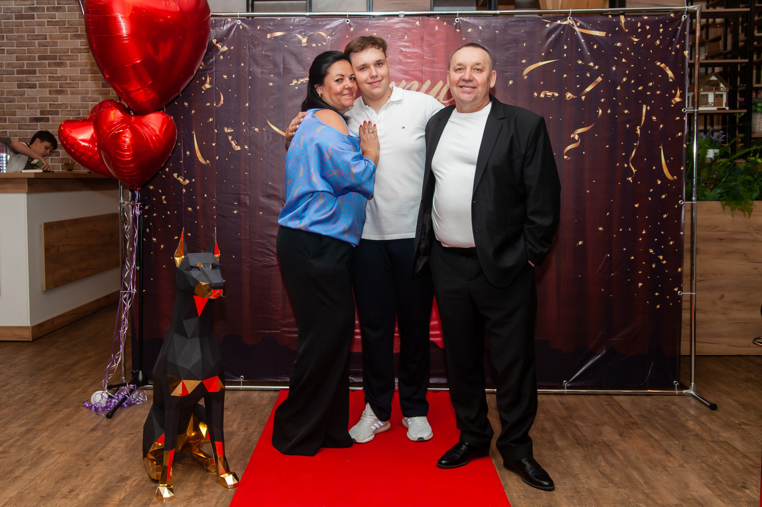 Выпускной МАОУ СОШ № 17 им. Эдуарда Есаяна. Свадебный и семейный фотограф Денис Лукьянов в Краснодаре, Краснодарском крае и Республике Крым