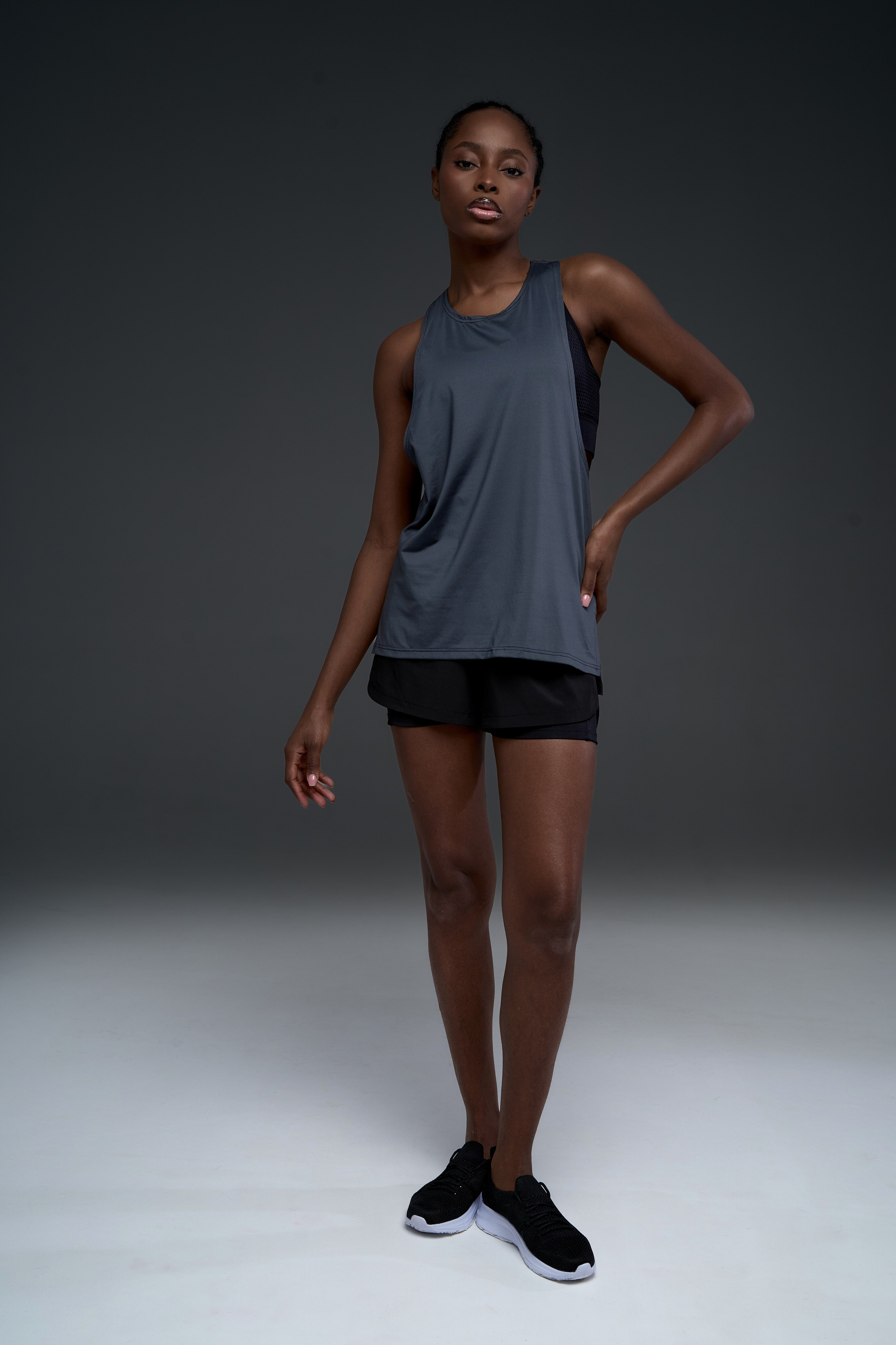 Спортивные футболки. Фотограф для маркетплейсов в Москве