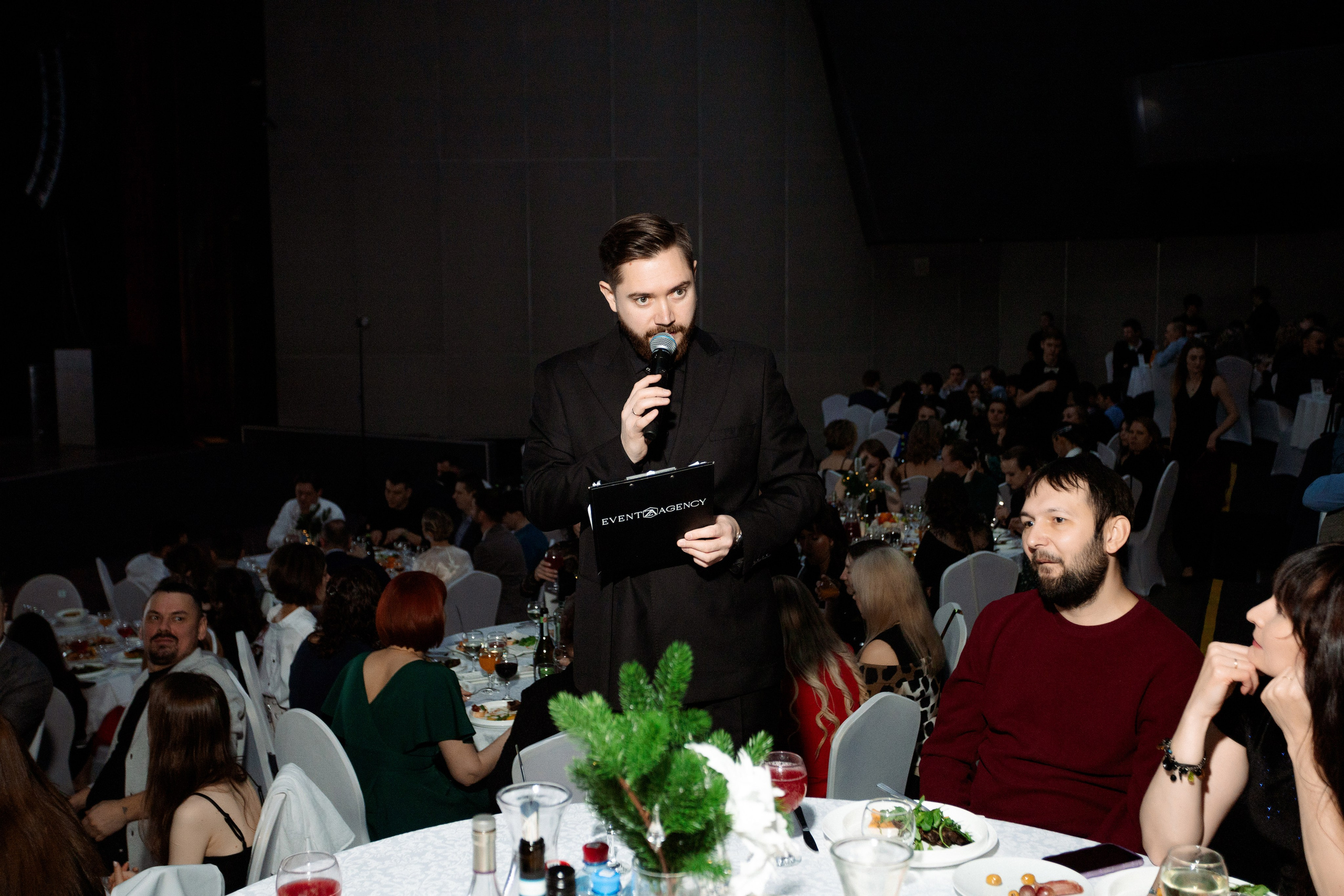 РЕПОРТАЖ: НОВЫЙ ГОД В ДК МЕТАЛЛУРГ. Профессиональный фотограф в Ижевске Леша Петров