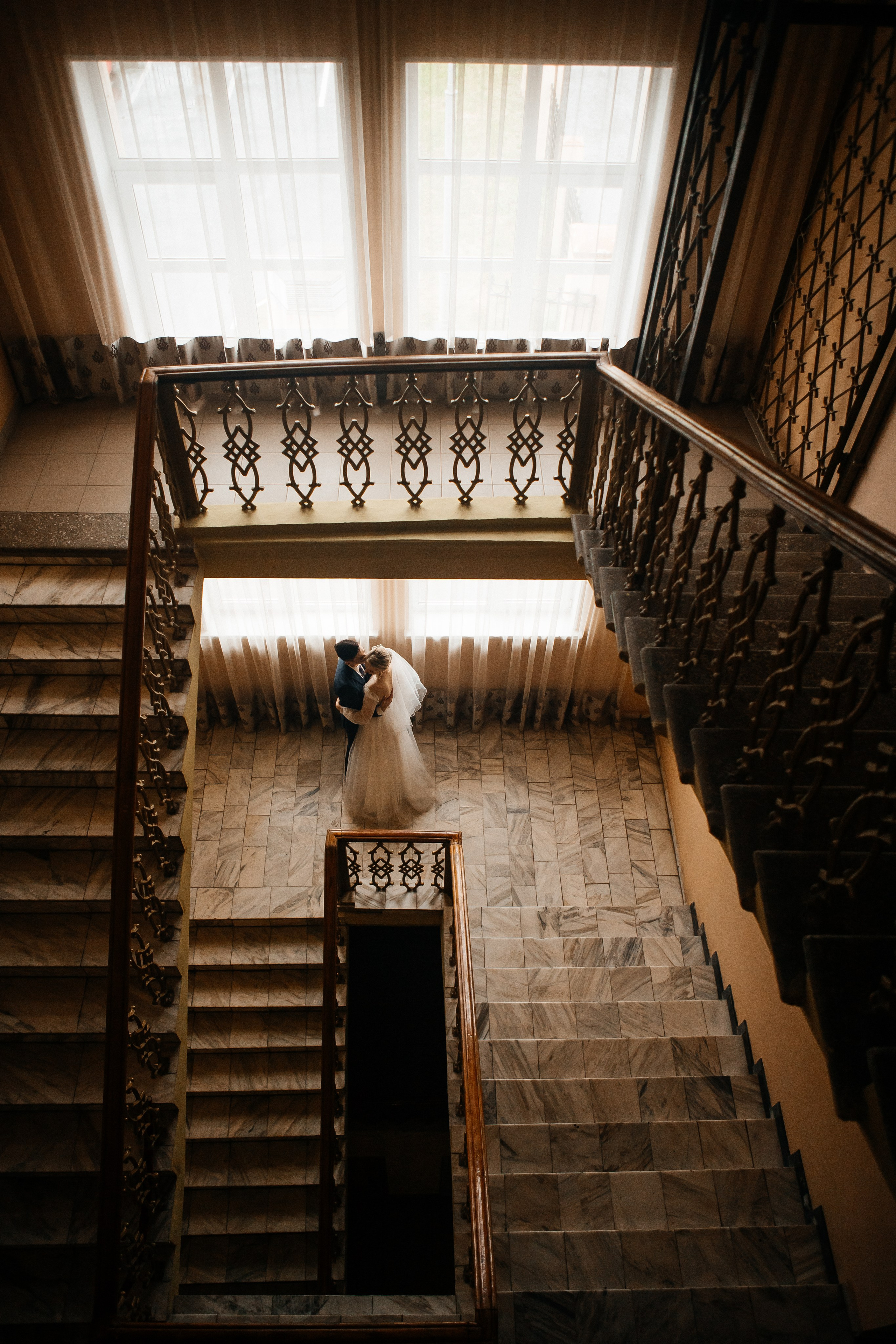 Евгения и Николай утренние сборы. Свадебный фотограф Виктория Чуйко Магнитогорск. Визуал для бизнеса