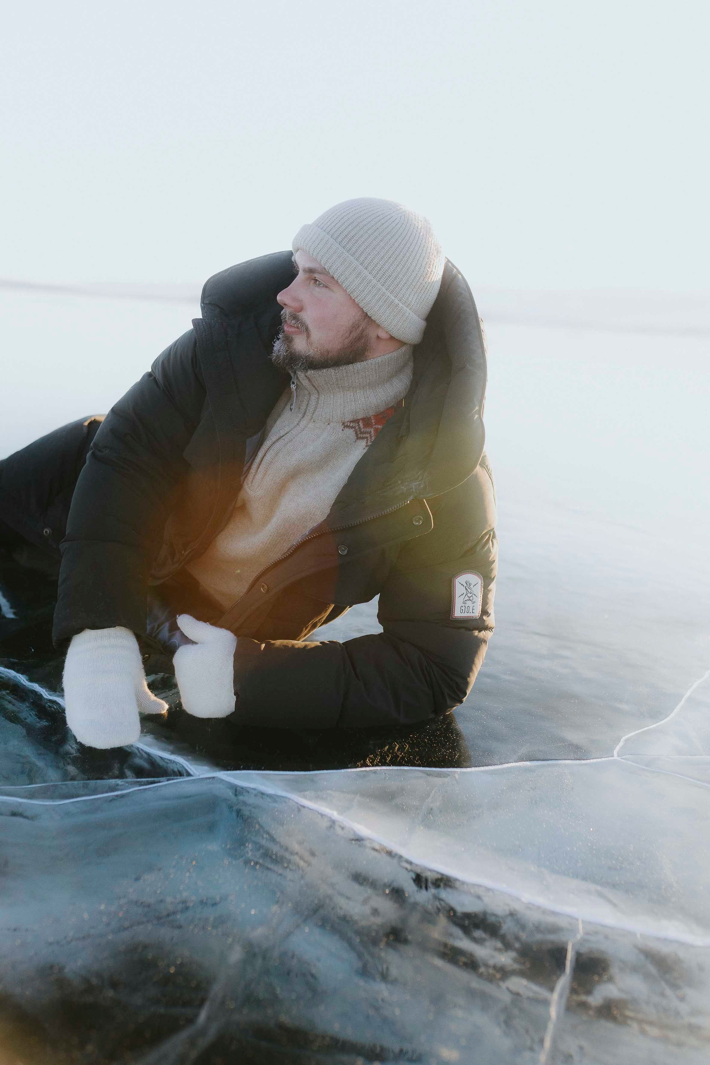 Ледяное зеркало. Фотограф Ольхон, Регина