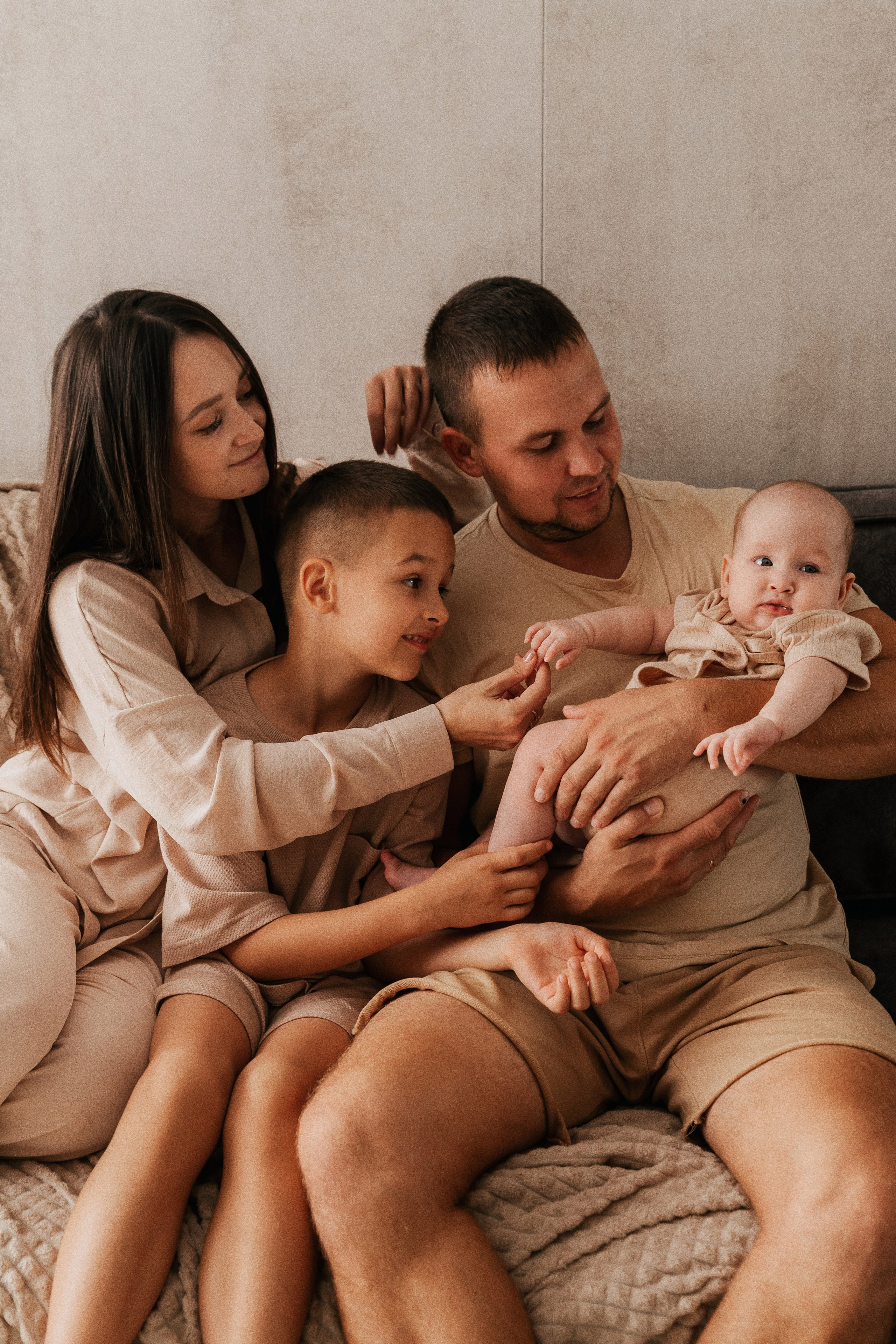 Стас, Юля, Артем и Алина. Семейный фотограф • Домашние съемки в Нижнем Новгороде
