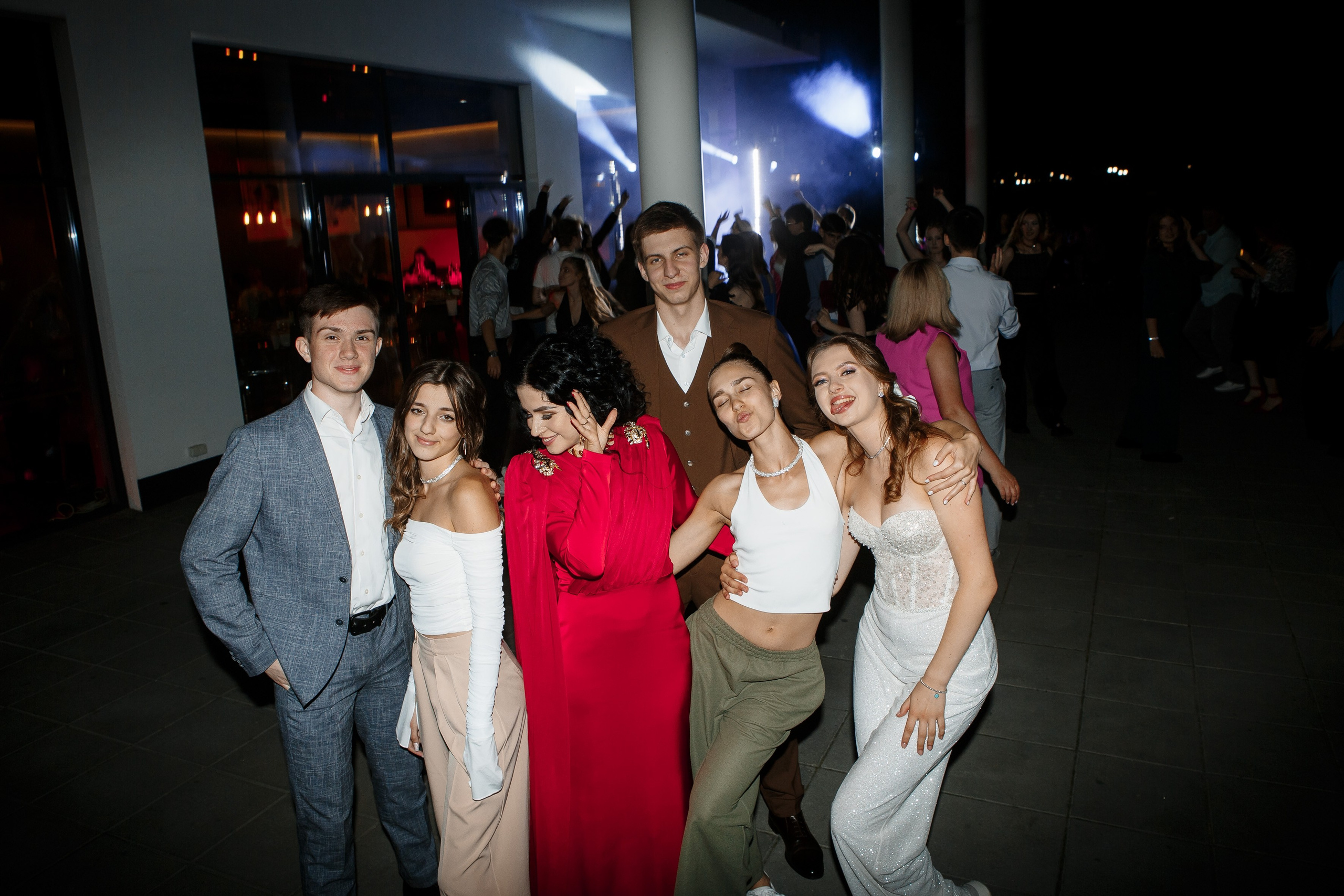 Выпускной Гимназия 12 2024 OpenHouse. Свадебный и портретный Фотограф в Липецке Дмитрий Котюков