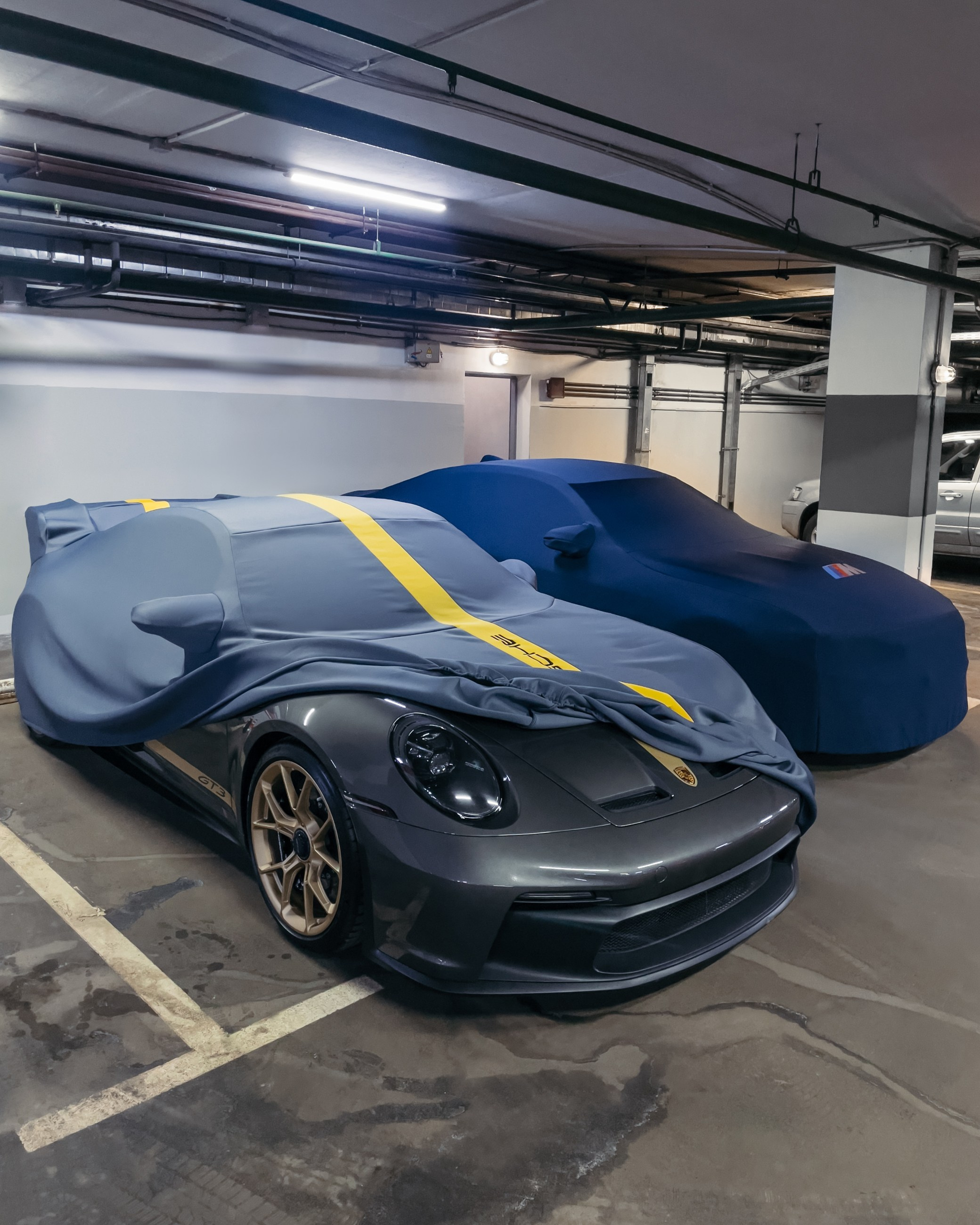 Porsche GT3 и BMW M4 чехлы для гаражного хранения. DeLorein