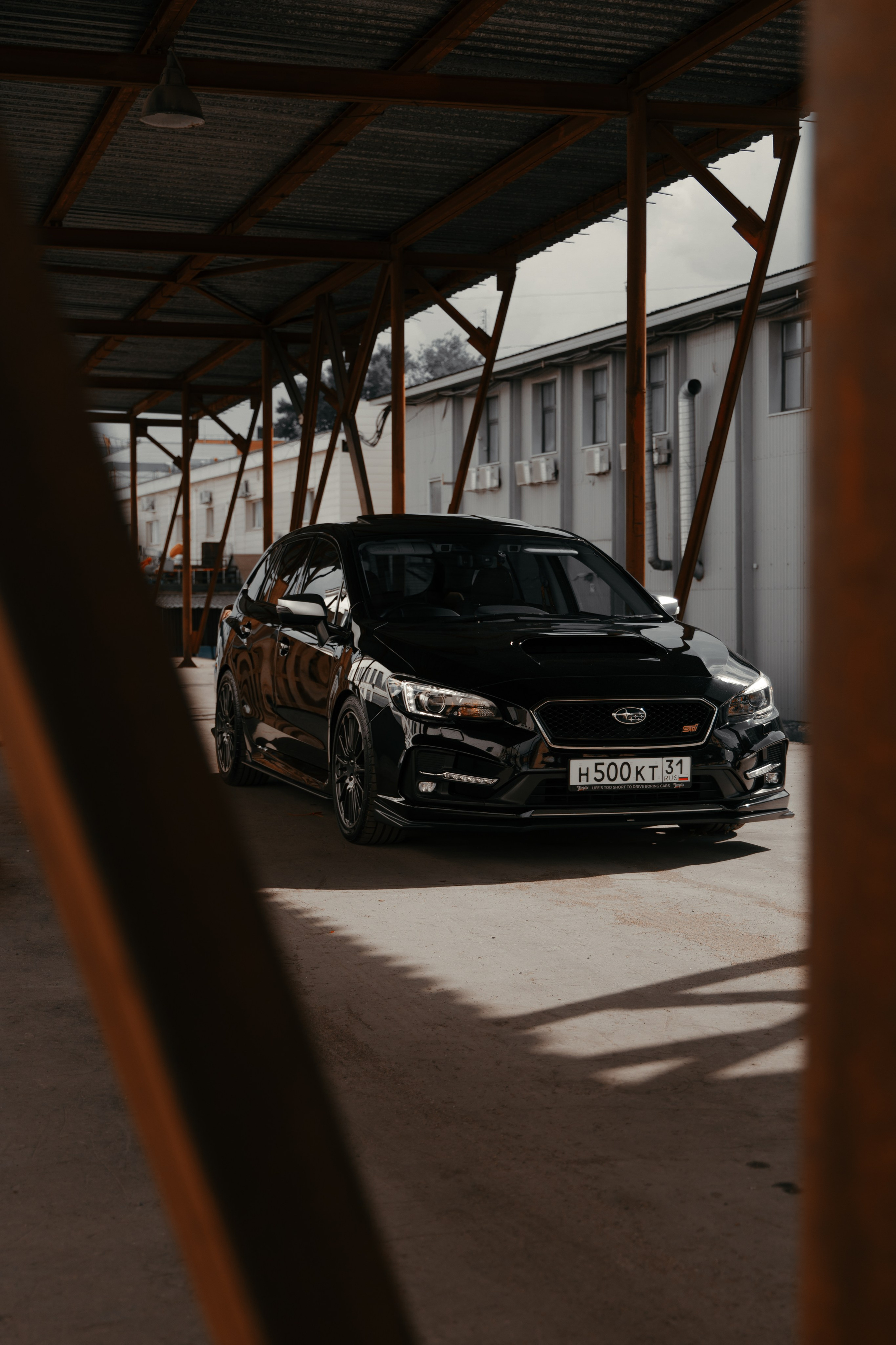 Subaru levorg. DeLorein