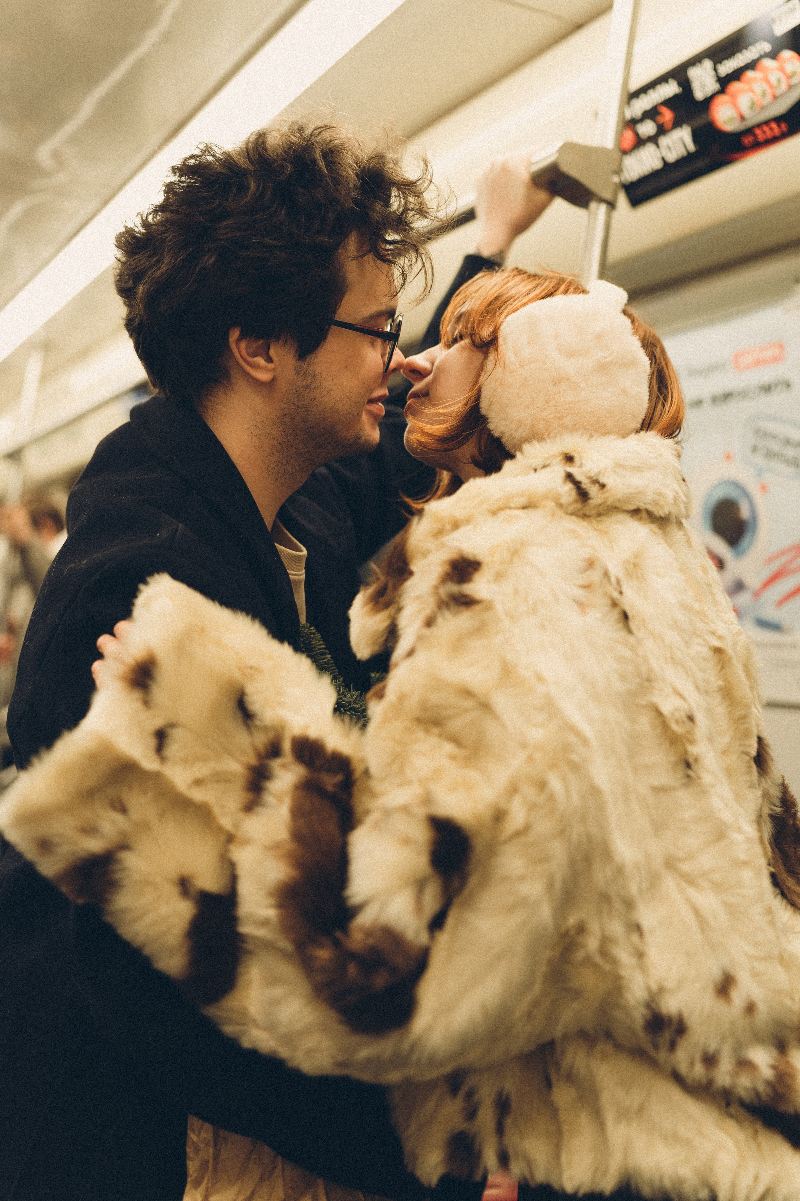НОВОГОДНЯЯ ФОТОСЕСИИЯ ПАРЫ В МЕТРО ЛЮБОВЬ. Профессиональный фотограф, Санкт-Петербург — Виктория Богомолова