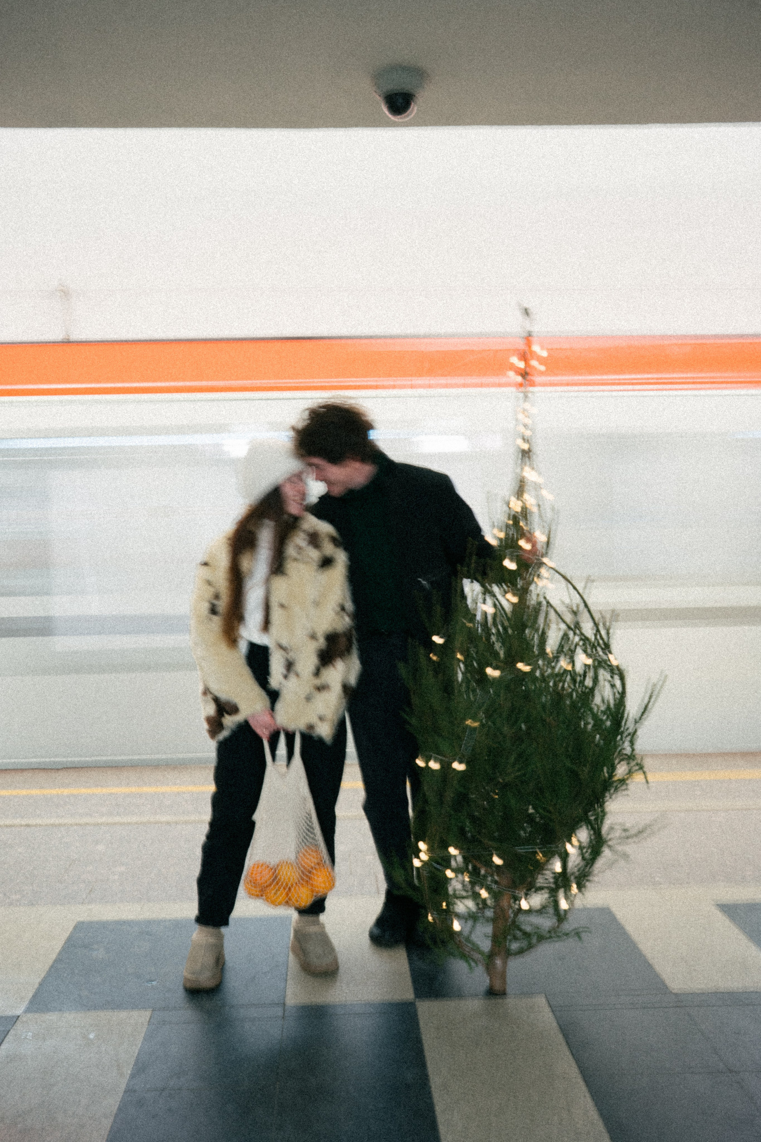 НОВОГОДНЯЯ ПРОГУЛКА ПАРЫ ПО ЧЕРНЫШЕВСКОЙ ПЕРЕД НОВЫМ ГОДОМ. Профессиональный фотограф, Санкт-Петербург — Виктория Богомолова