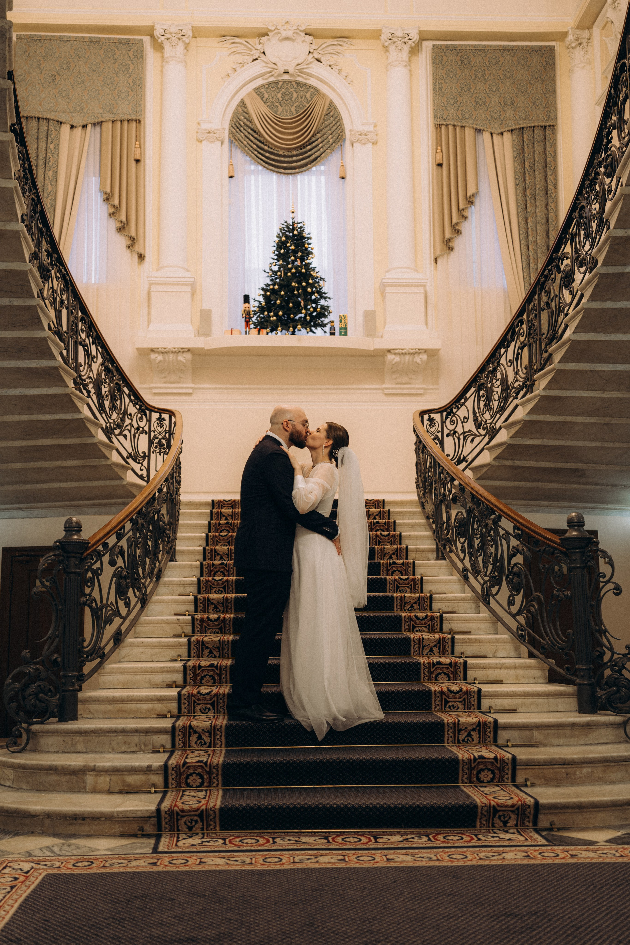 СВАДЕБНАЯ СЬЕМКА ВО ВТОРОМ ДВОРЦЕ (ДЕКАБРЬ) ТАКЖЕ СЬЕМКА В СТУДИИ НА ЧЕРНЫШЕВСКОЙ. Профессиональный фотограф, Санкт-Петербург — Виктория Богомолова