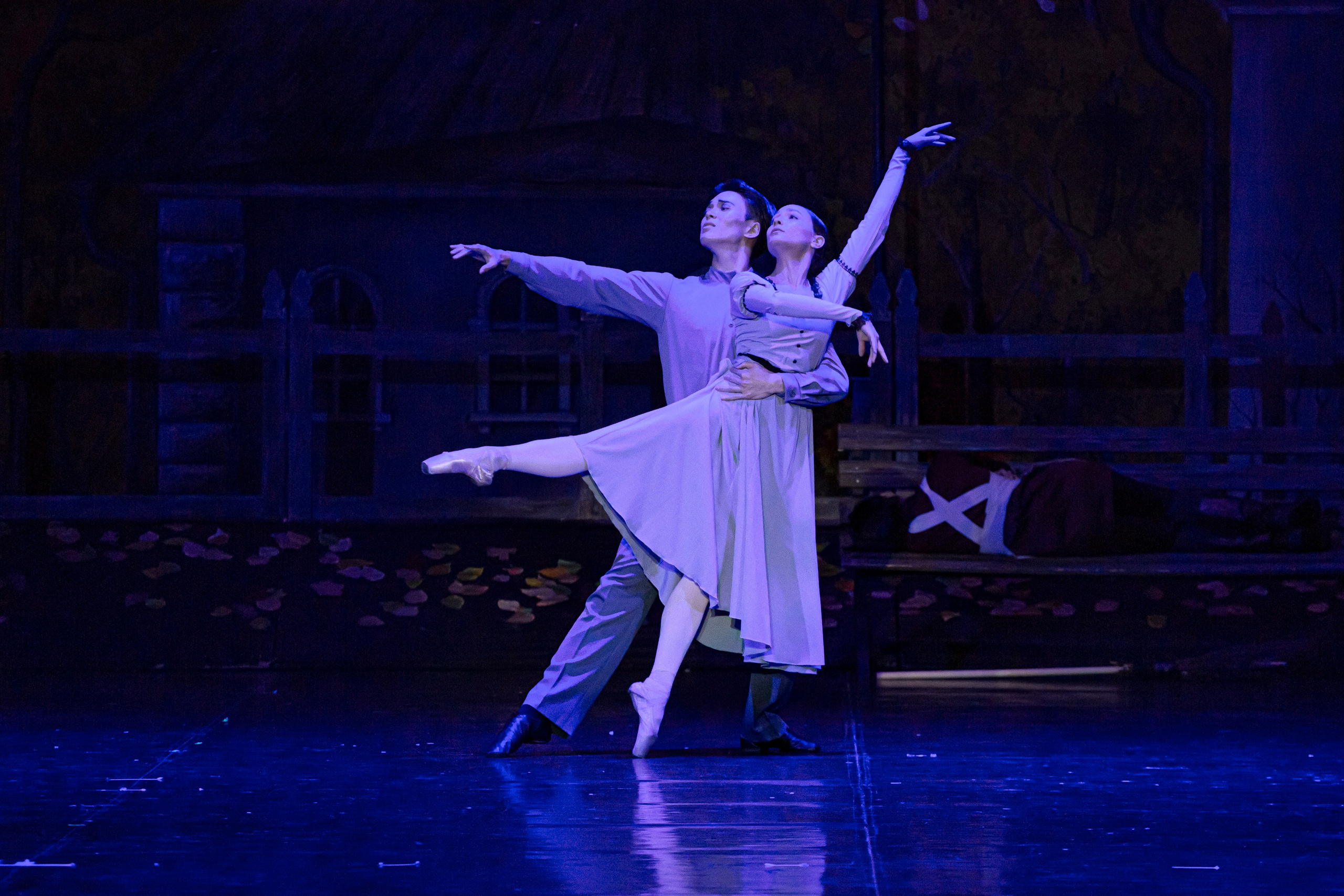 Анюта — спектакль — премьера на сцене Зимнего театра Марийского театра оперы и балета. Фотограф в Сочи Юрий Шептаев