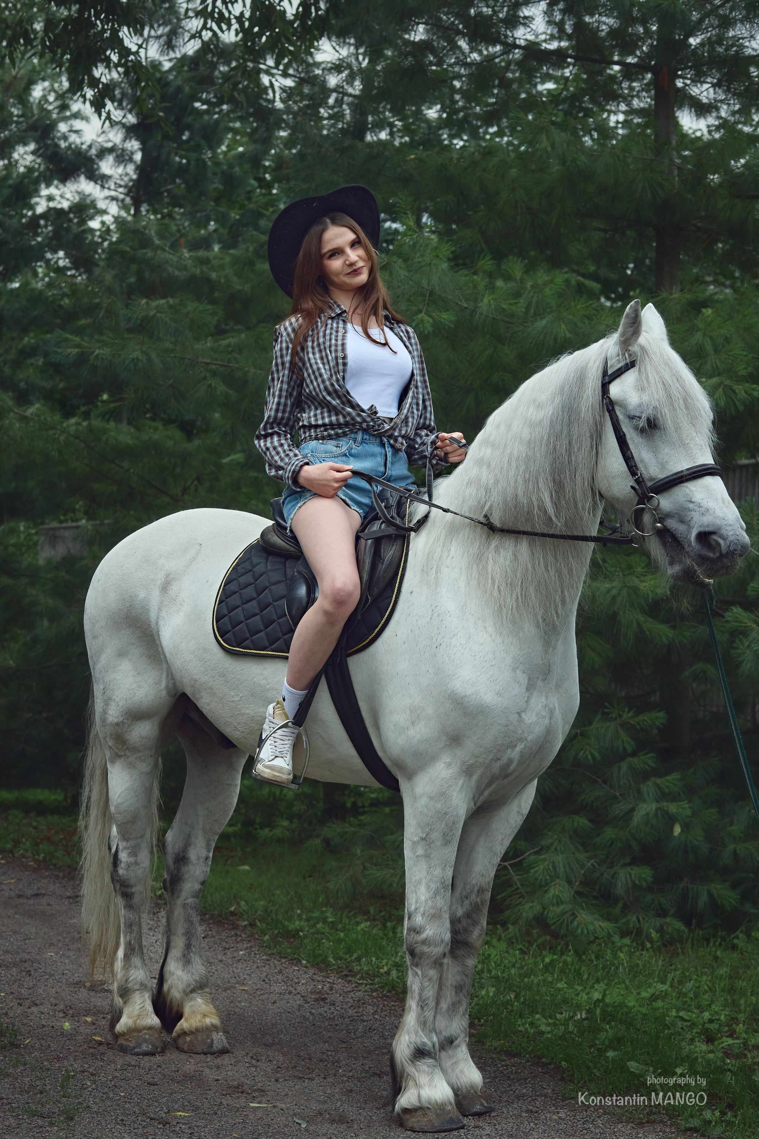 Фотопрогулка для Виктории и Полины на лошадях. Фотограф в Рязани. Свадьба, семейное фото, портрет. Константин Манго