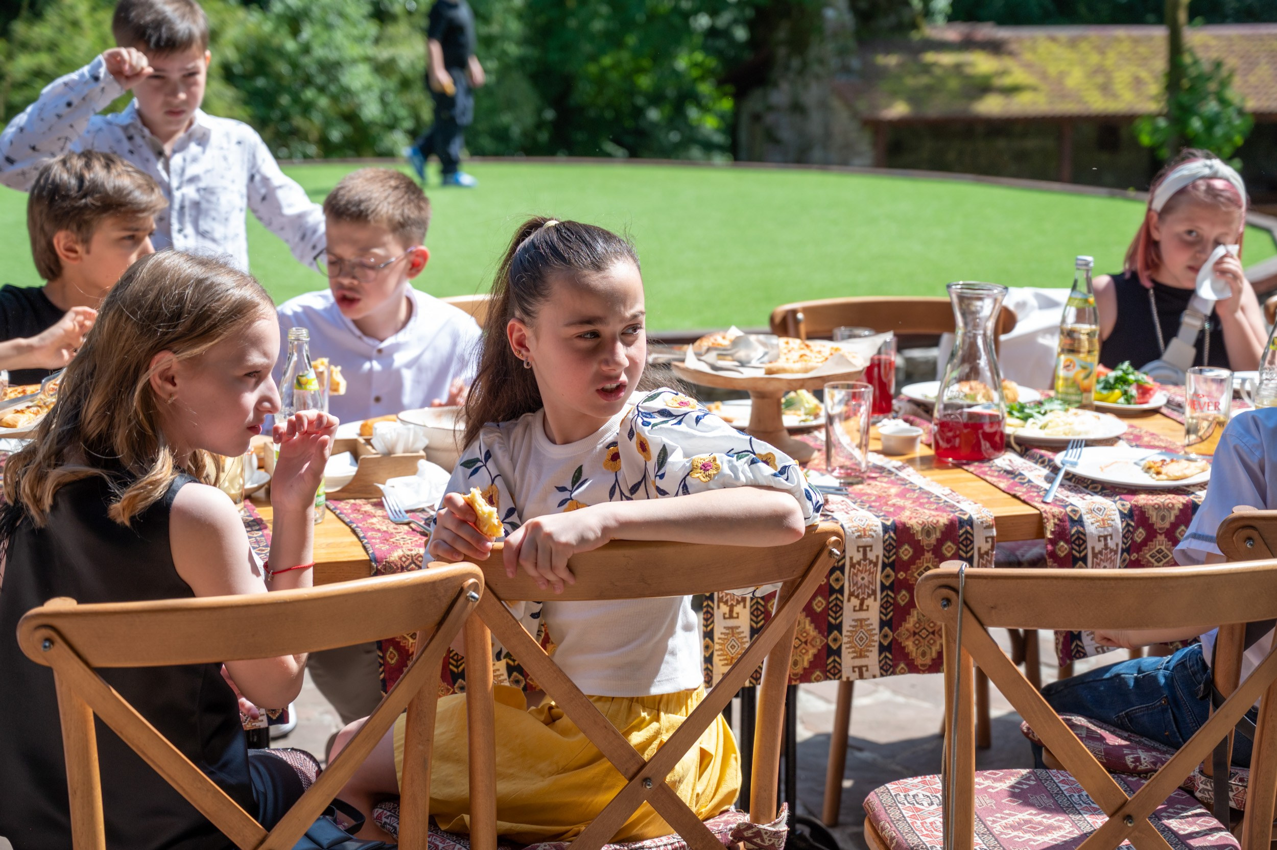Праздник окончания учебного года 2024. Фотографирую счастливых людей в Сочи