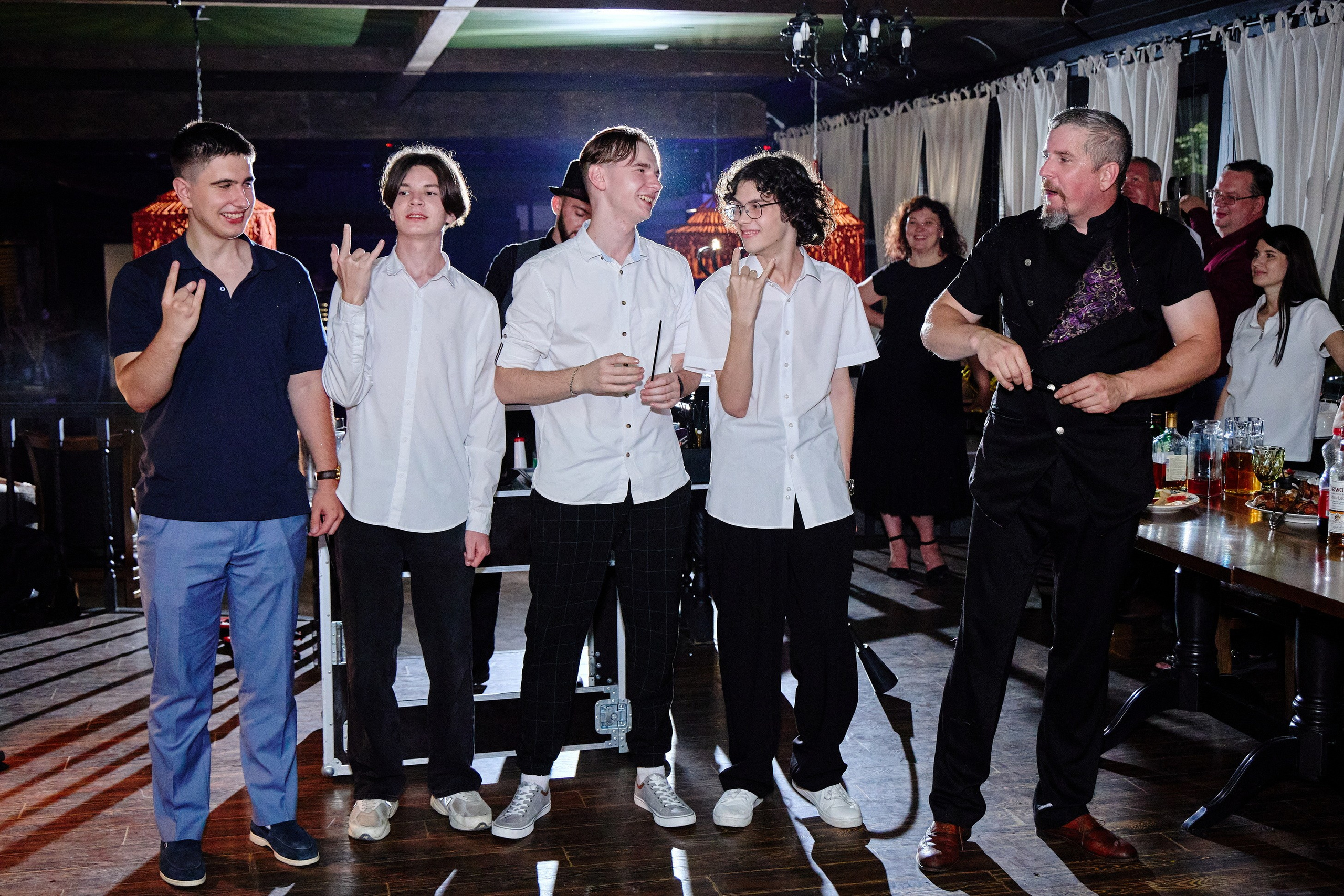 Выпускной 35 Сош. Фотограф Выпускные альбомы Таганрог Сергей Коробченко