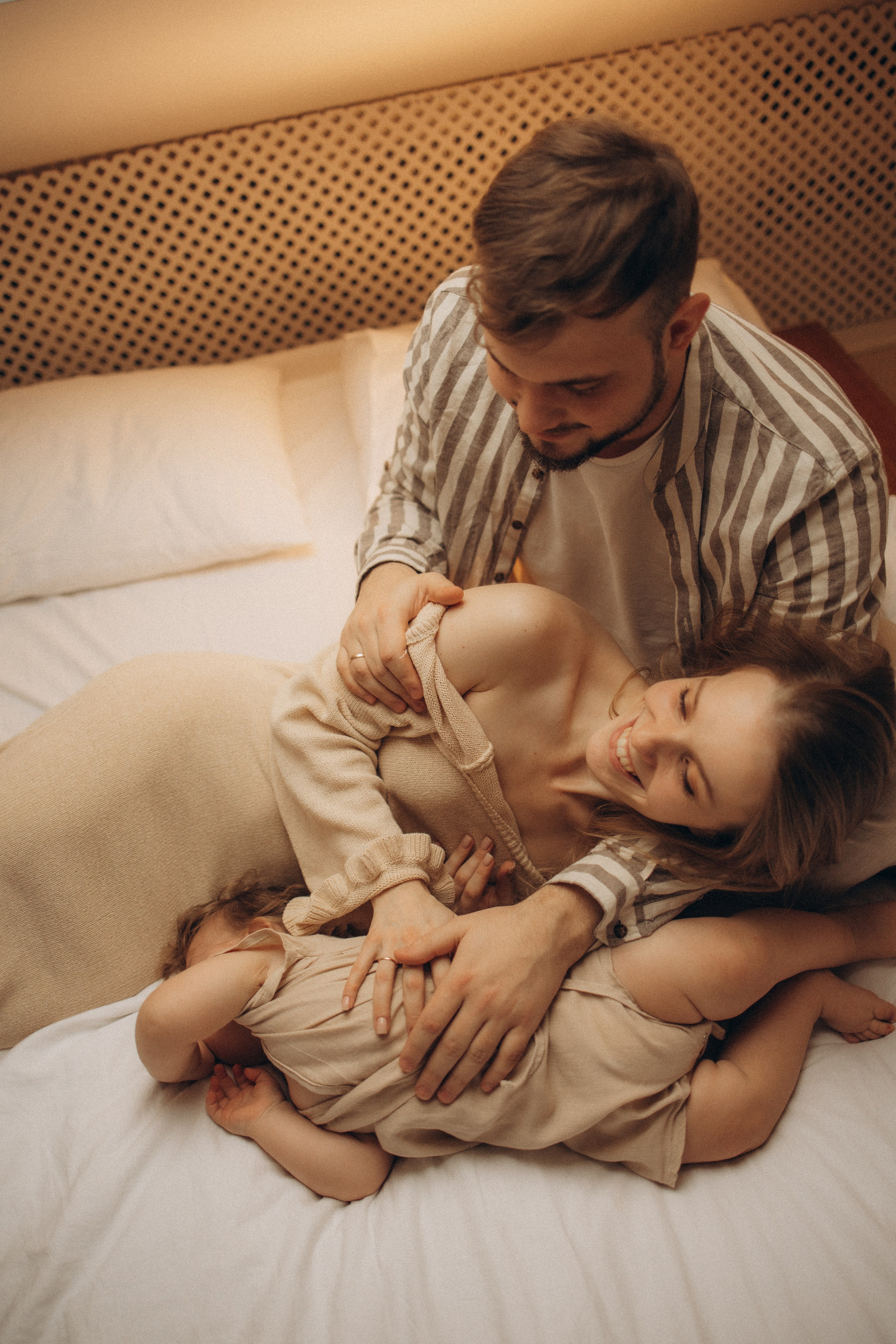 Алена, Вова, Святик. Фотокарточки о вас и о большой любви!