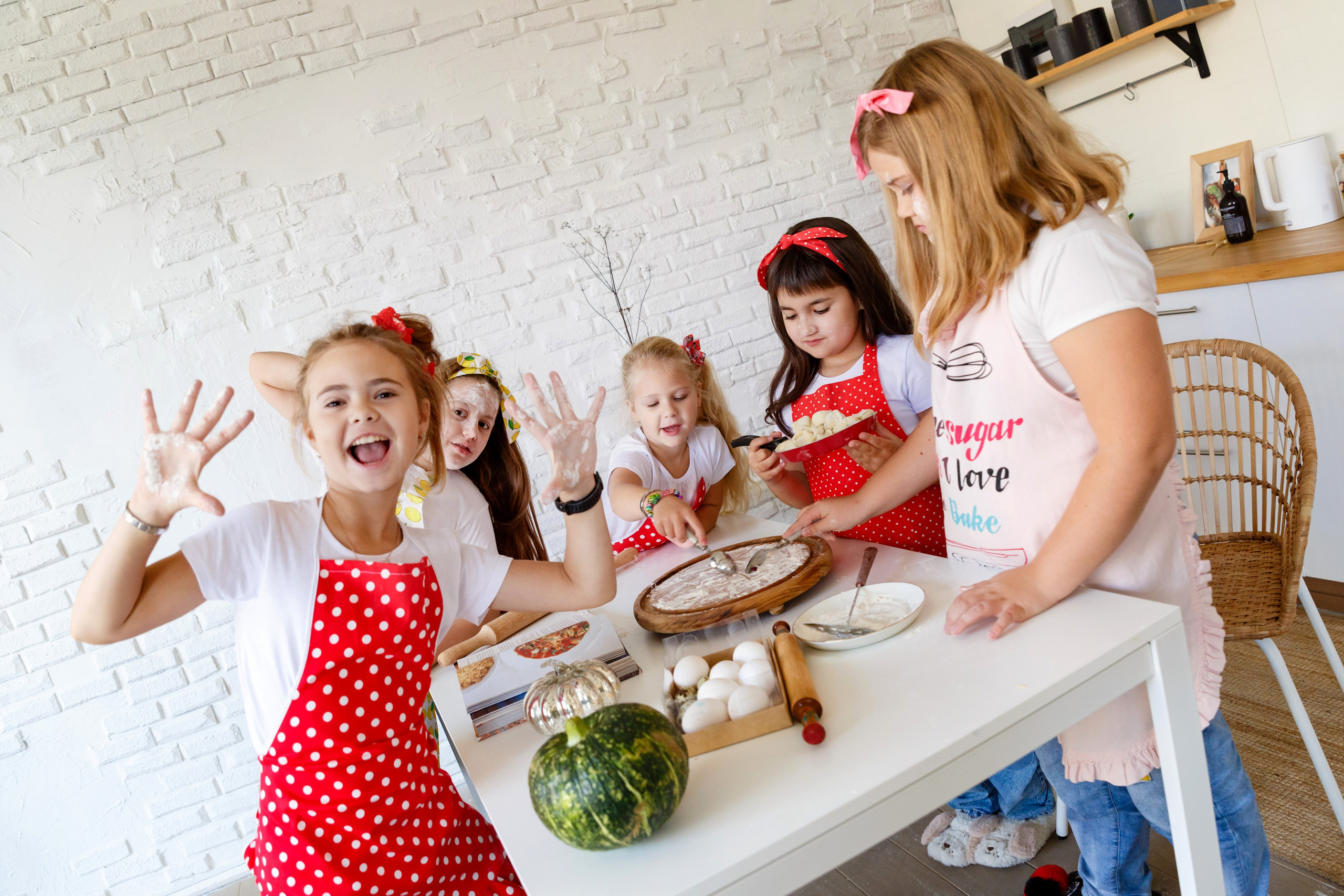 ВЕСЕЛЫЕ ПОВАРЯТА. Выпускные альбомы Красноярск