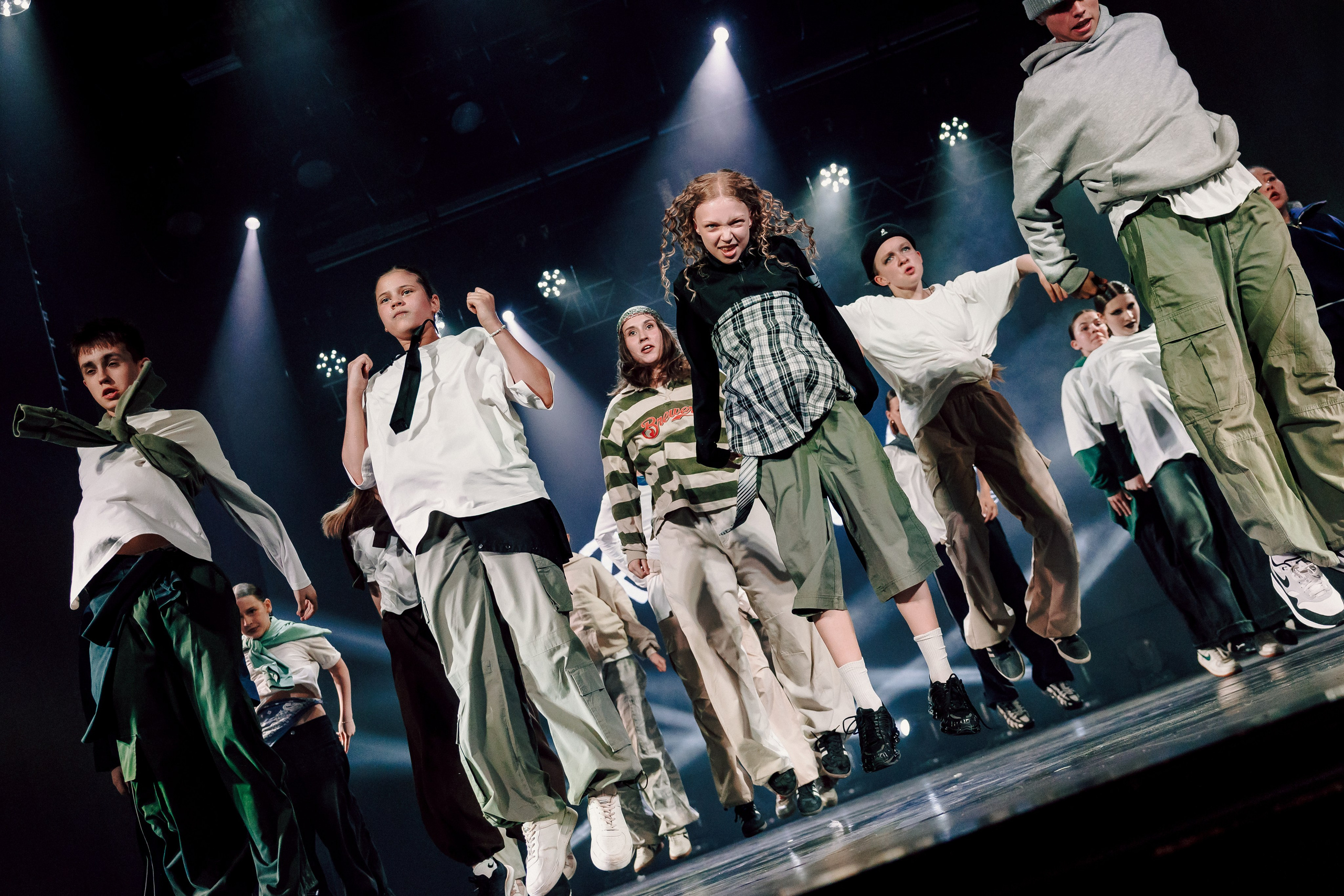 Отчётный концерт танцевальной школы «Red Rabbits» 2025. Лёшка Варзегов — фотограф