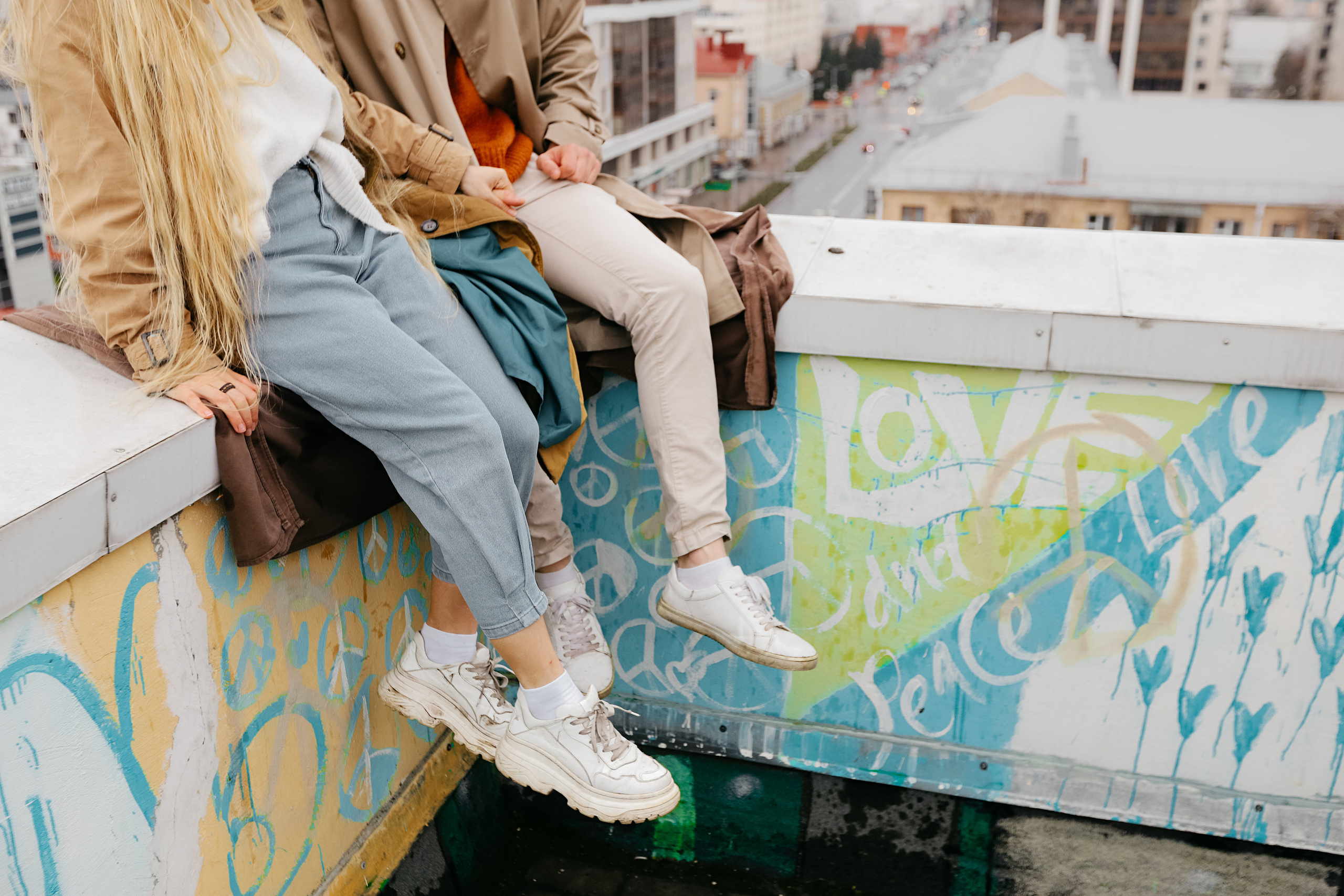 Крыша. Дождь. Катя и Анатолий. Фотограф Белгород