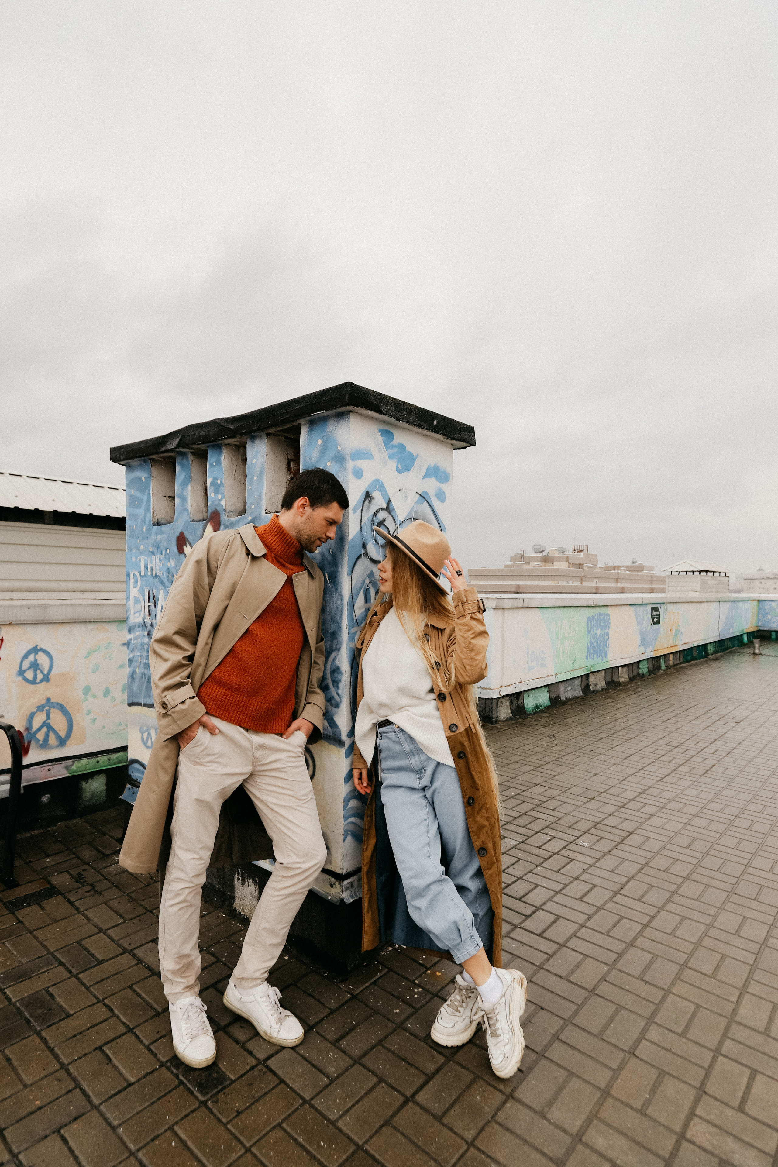 Крыша. Дождь. Катя и Анатолий. Фотограф Белгород