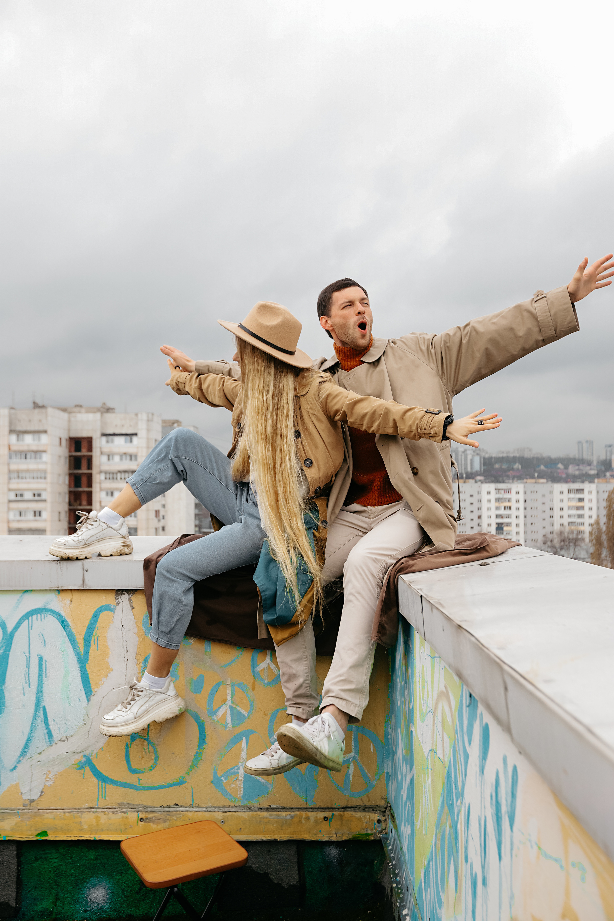 Крыша. Дождь. Катя и Анатолий. Фотограф Белгород