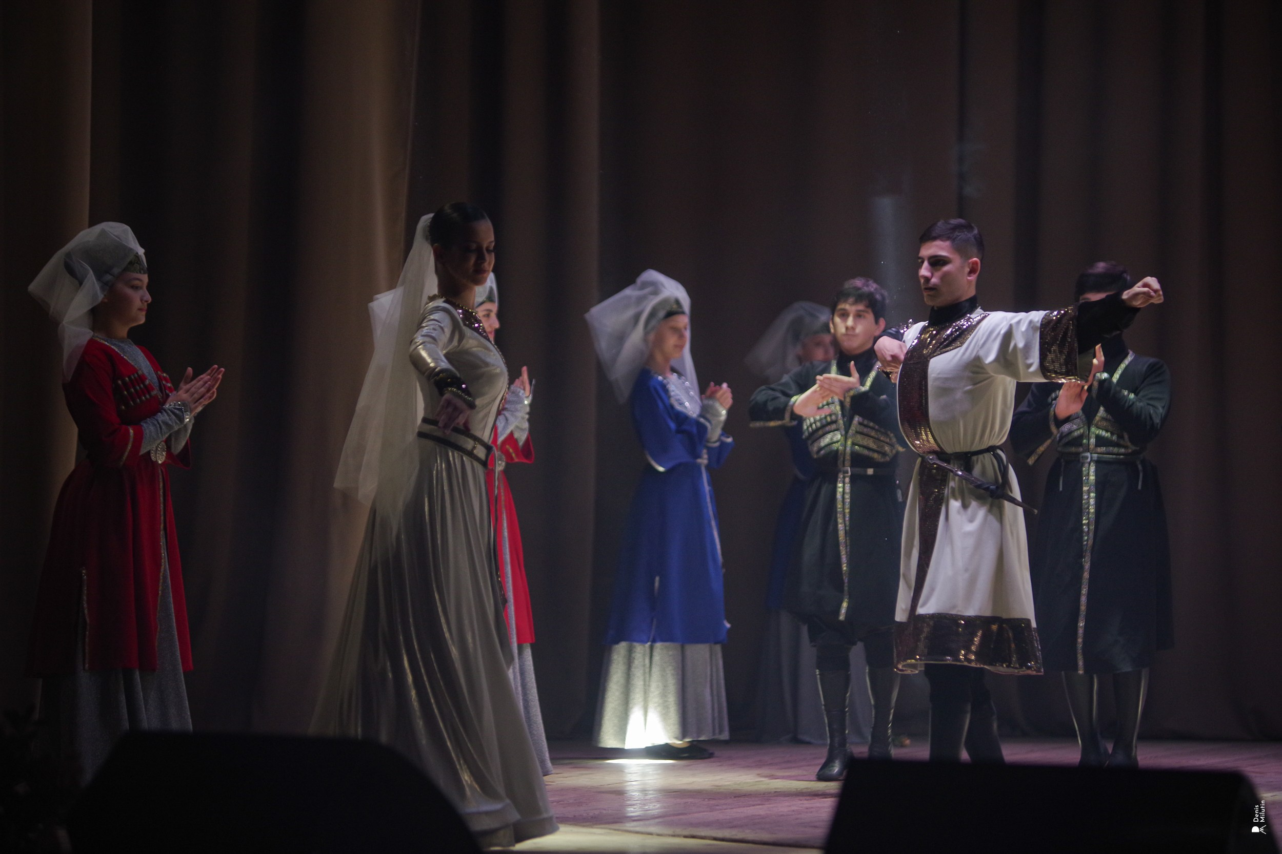 Танцы в Хоби. Портретный фотограф Денис Милютин