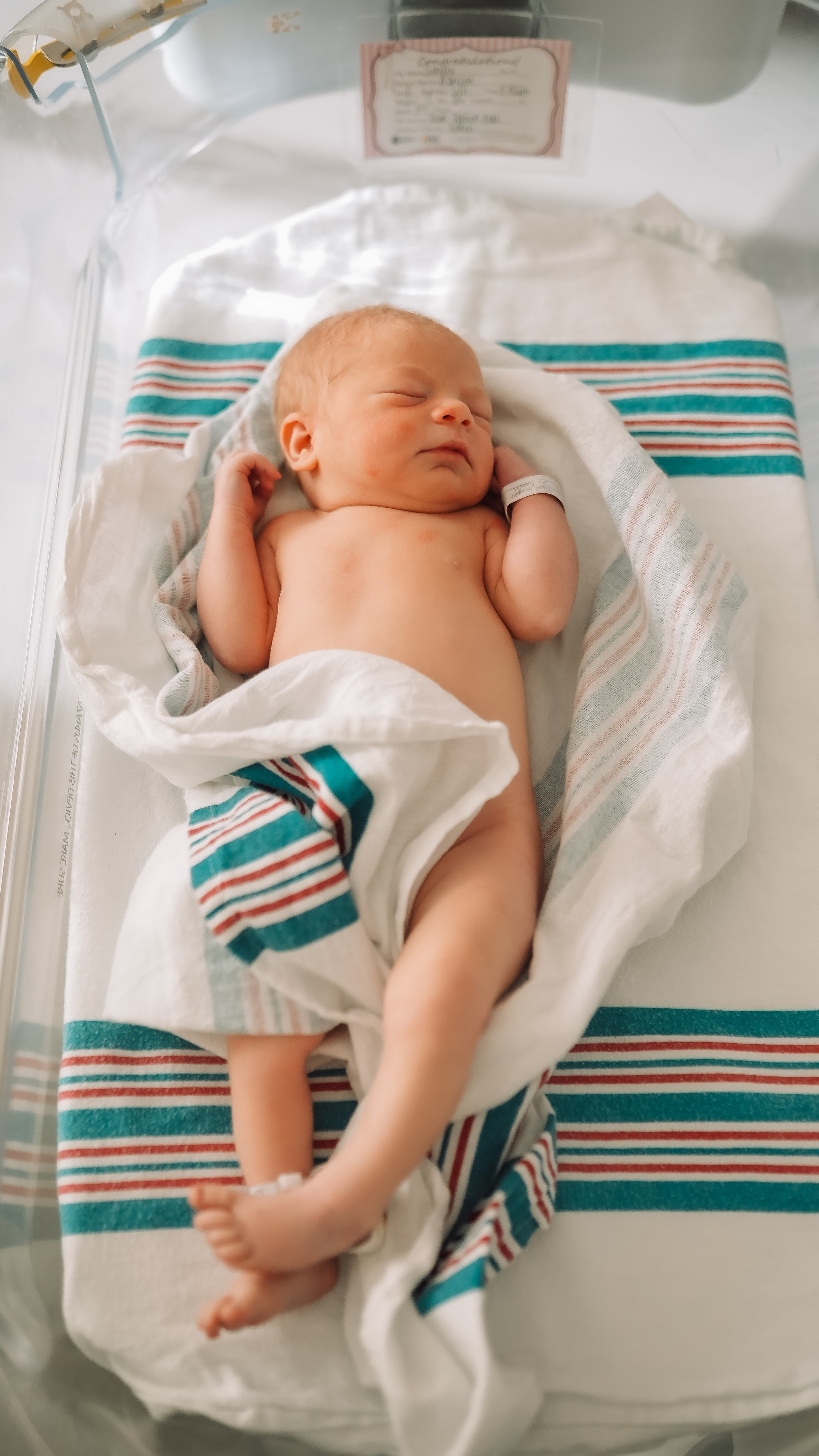 Fresh 24/48 newborn photos | First days in the hospital or at home | Anny Smirnova