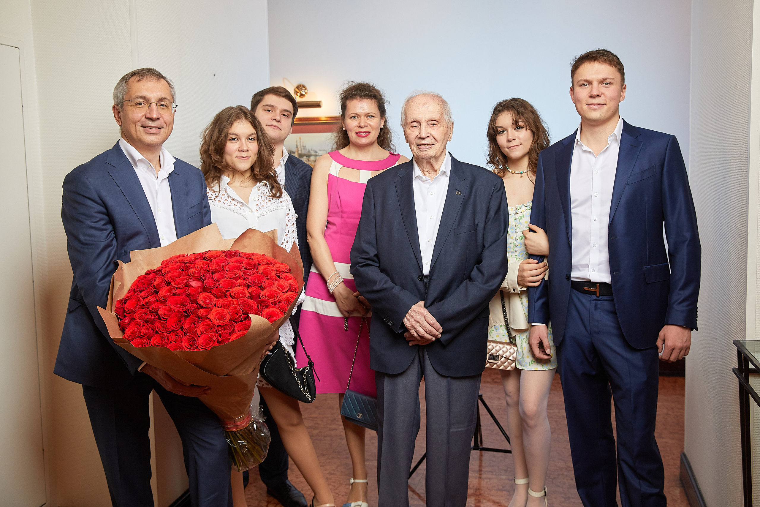 Серьёзный Юбилей. Фотохроника для следующих поколений