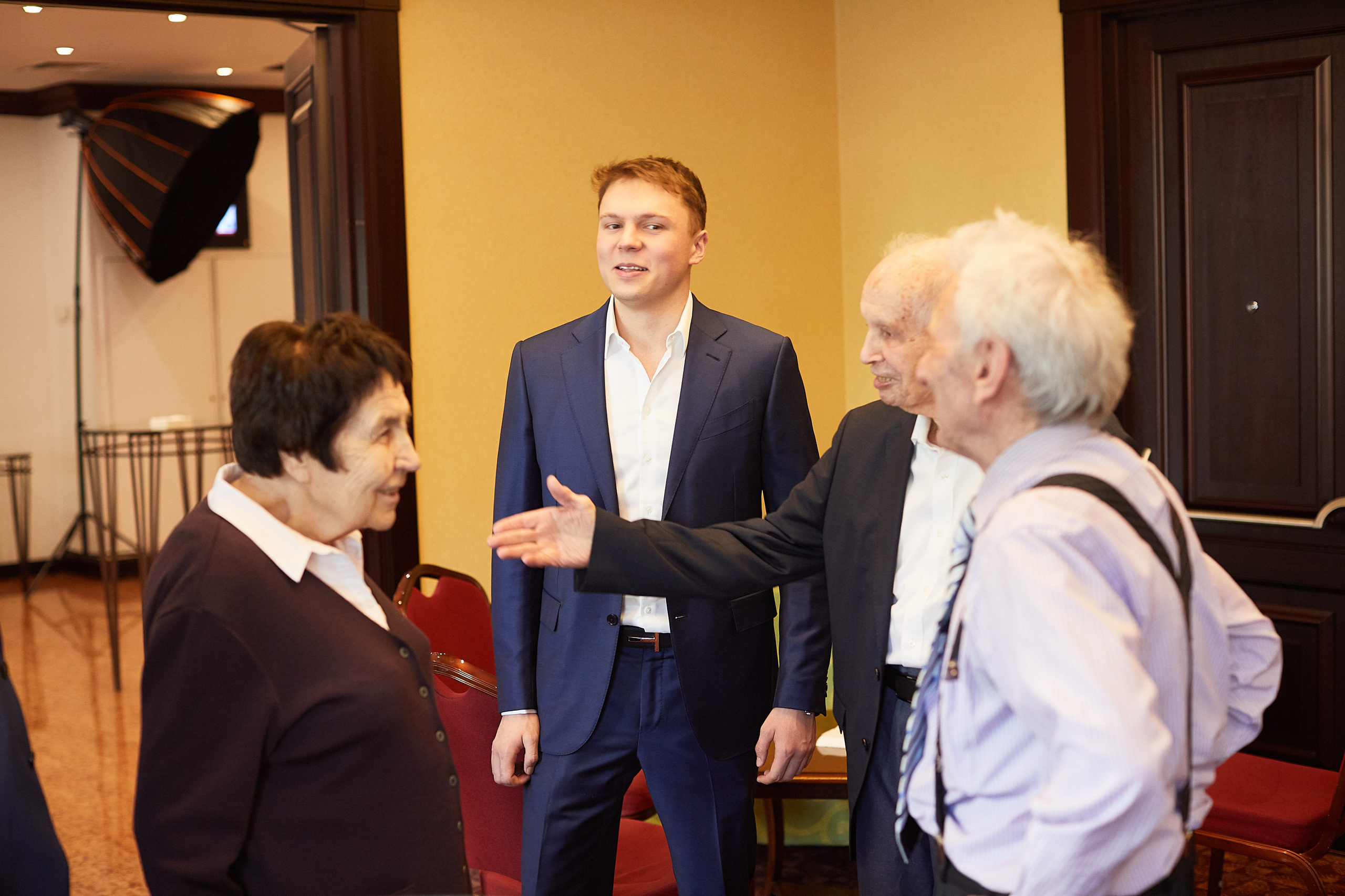 Серьёзный Юбилей. Фотохроника для следующих поколений