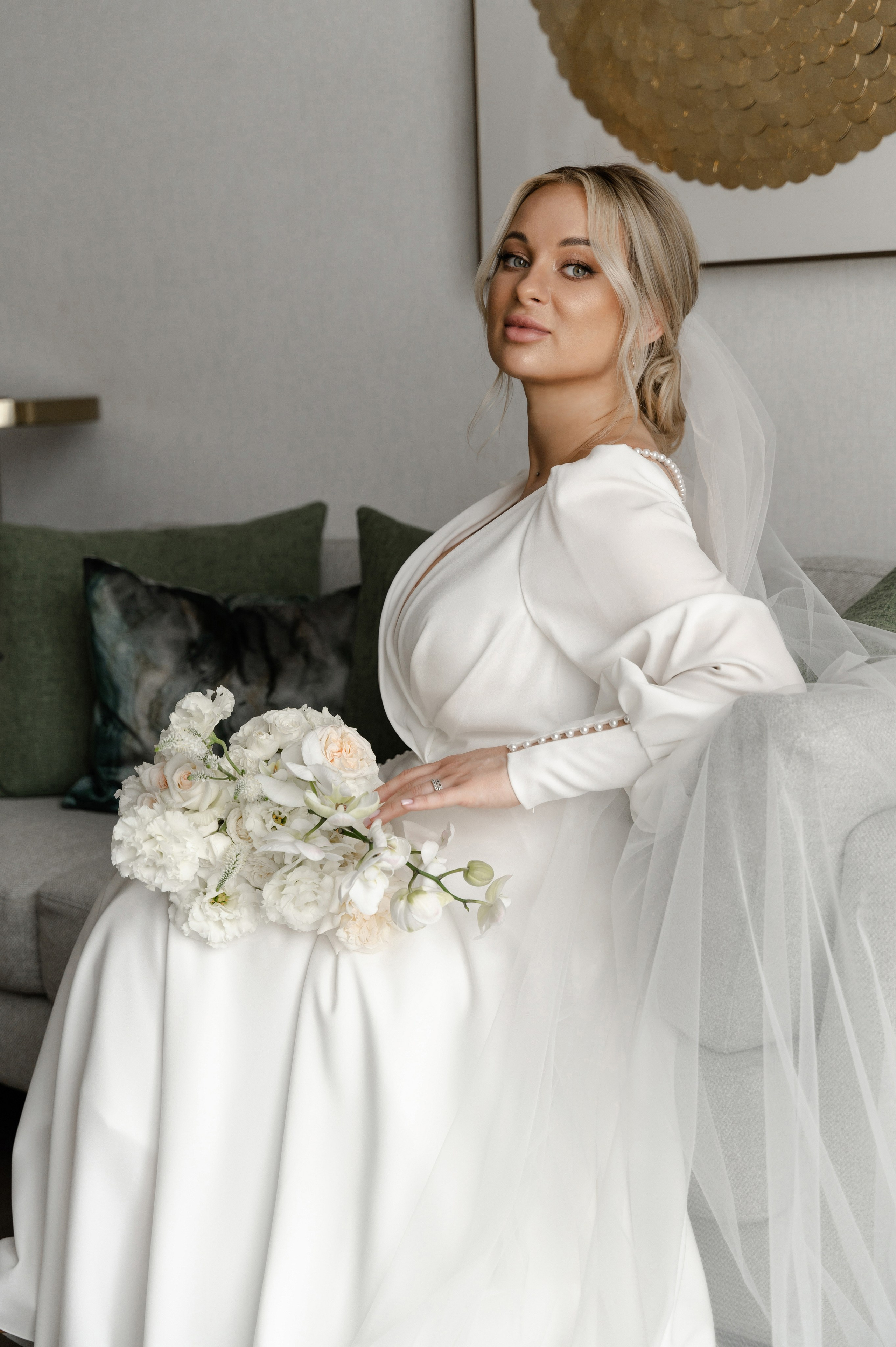 Свадебная фотосессия в отеле Hayat Regency Rostov. Свадебный фотограф в Ростове Максимов Максим