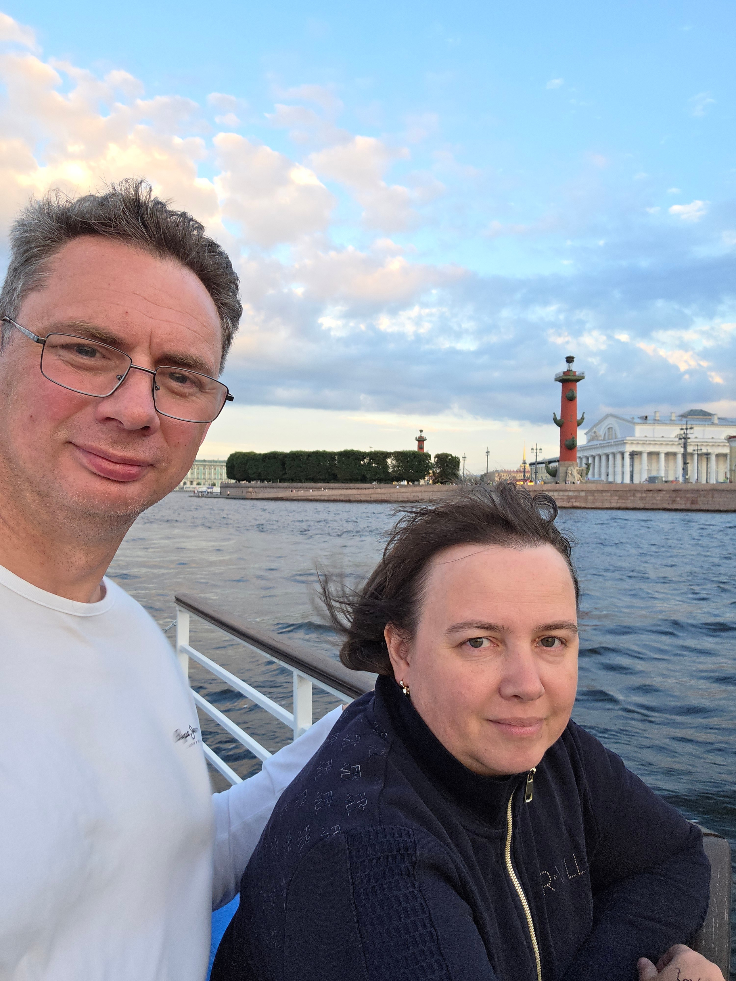 Как я был счастлив, что нам повезло с погодой на время заплыва - Нева была всю дорогу гладкой, как зеркало