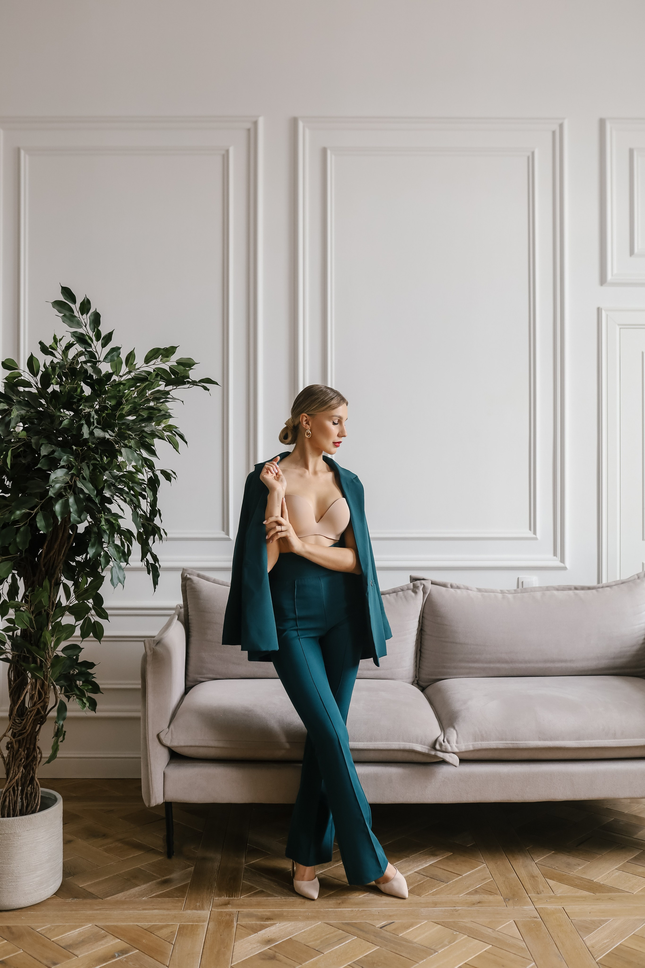 Контент для мастера лазерной эпиляции Кристины. Фотопродакшн продающего контента