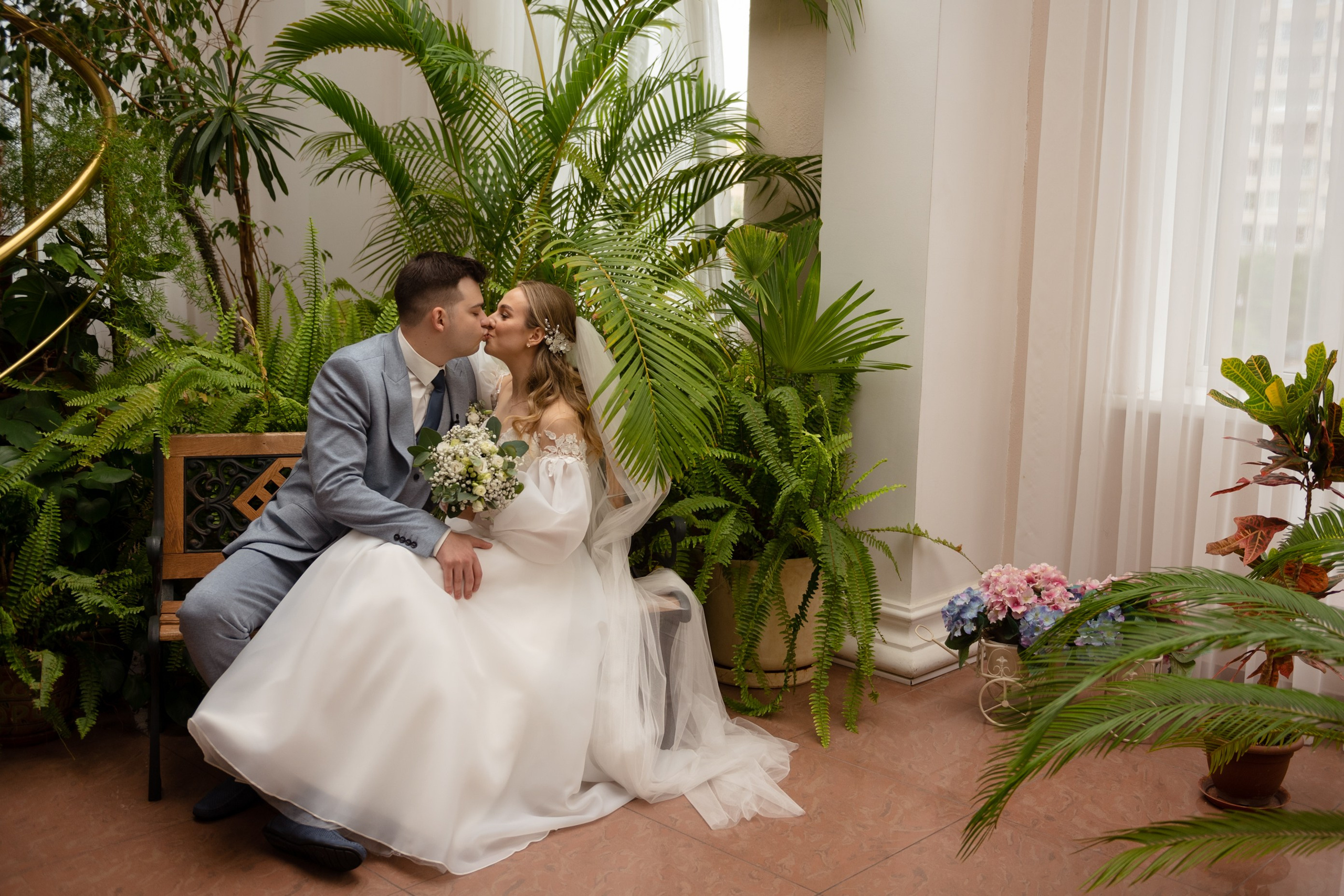 Весь день под дождем, вечером закат на озере. Свадебный и семейный фотограф София Невская