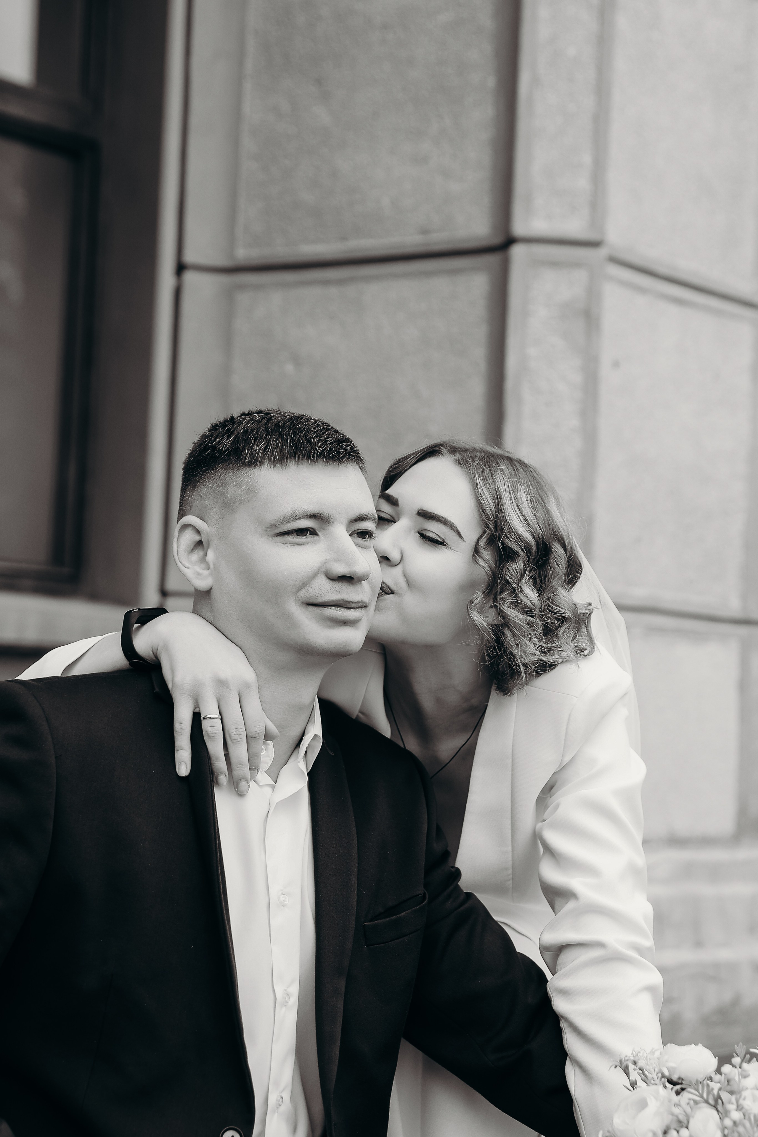 Свадебная прогулка в Екатерининском сквере 25.10.2024. Свадебный и семейный фотограф Виолетта Сидельникова. Краснодар, Россия, Беларусь, Европа