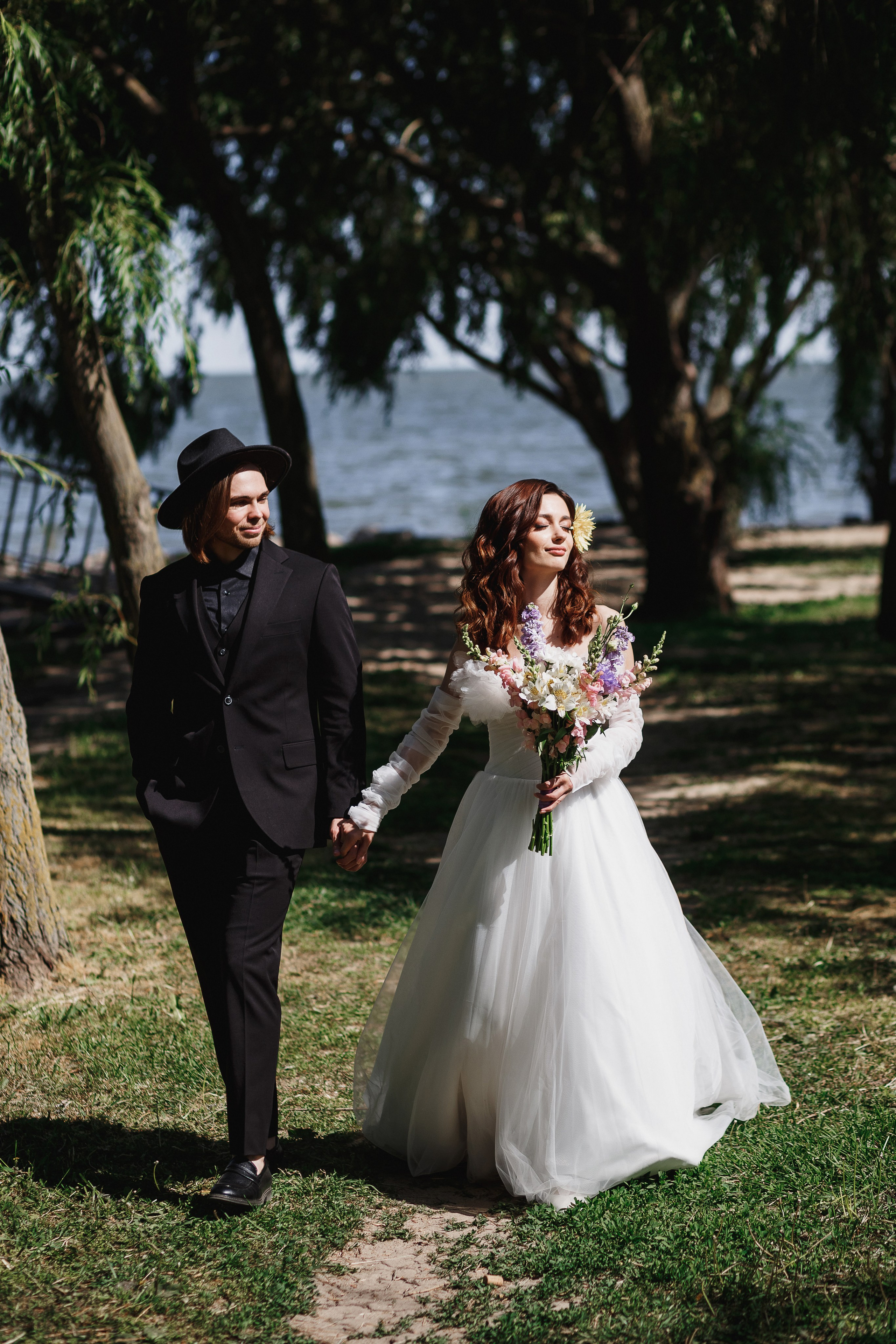 Свадебная фотосессия Михаила и Валерии на Чеховской набережной. Свадебный и семейный фотограф в Таганроге Бакарюк Антон