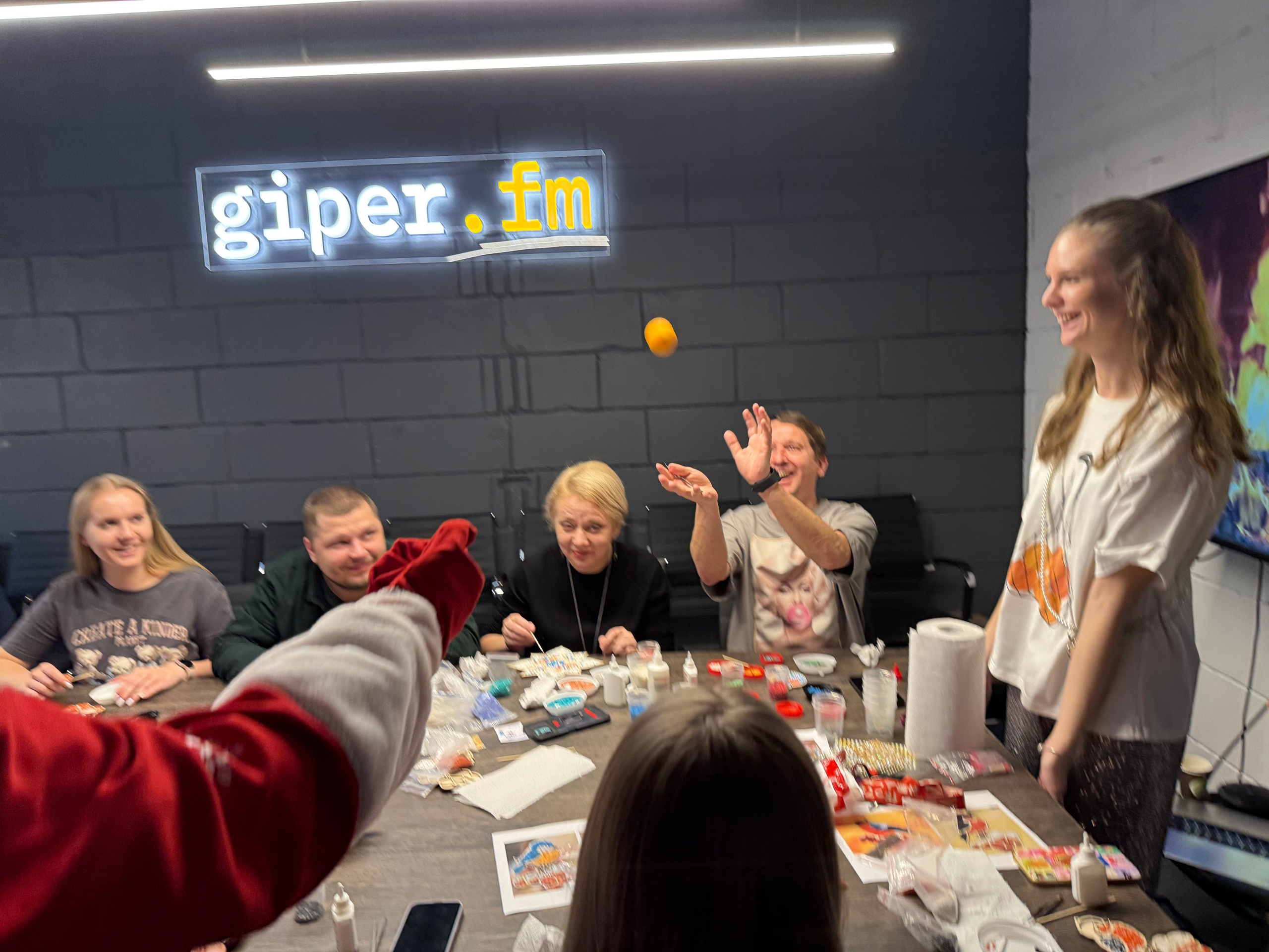 Новый год в офисе. Фотоархив giper.fm