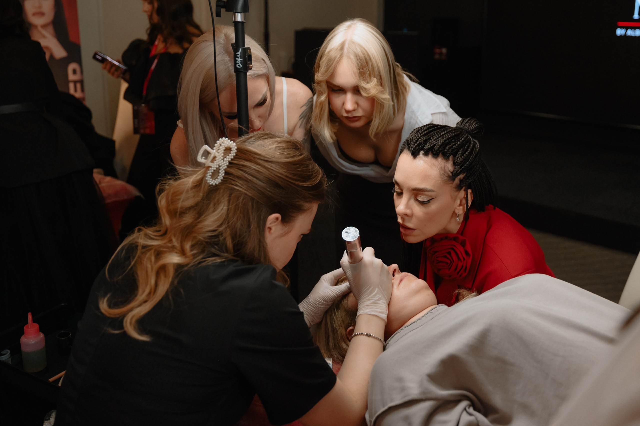 Обучение перманентному макияжу в Москве | Мастер-классы от 25 000 ₽ | SYMMETRY