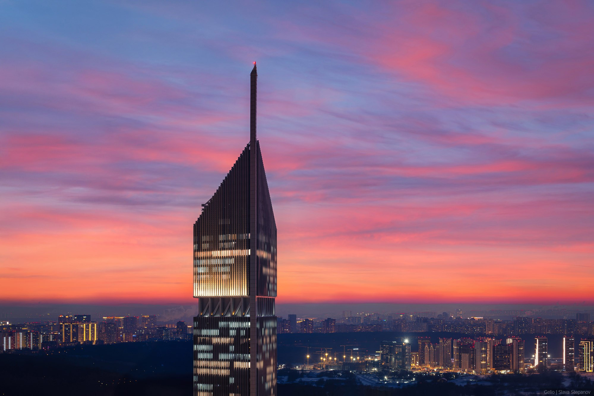 Национальный космический центр НКЦ на закате