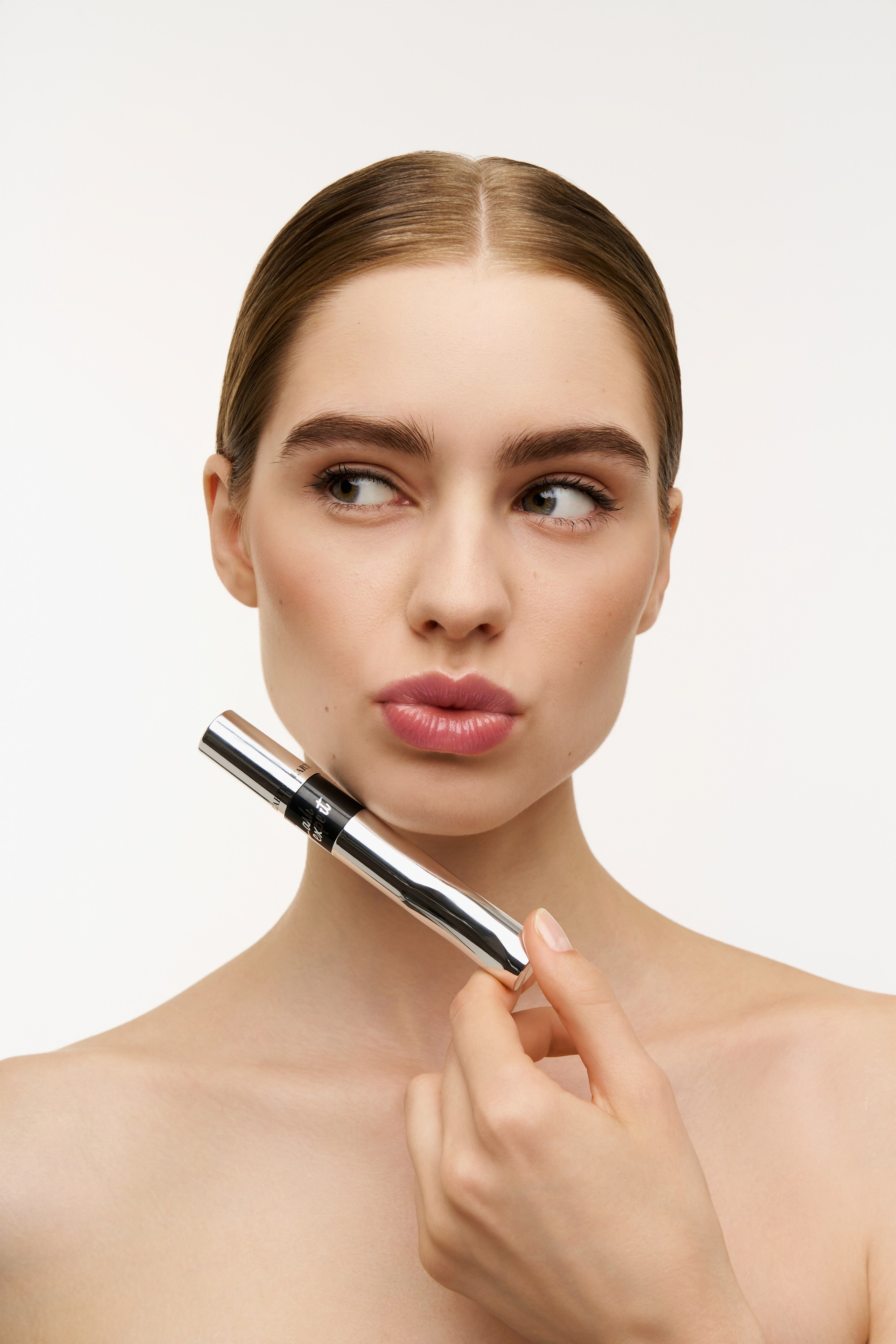 Бьюти. Фотограф для брендов одежды и маркетплейсов в Москве Рита Винтер