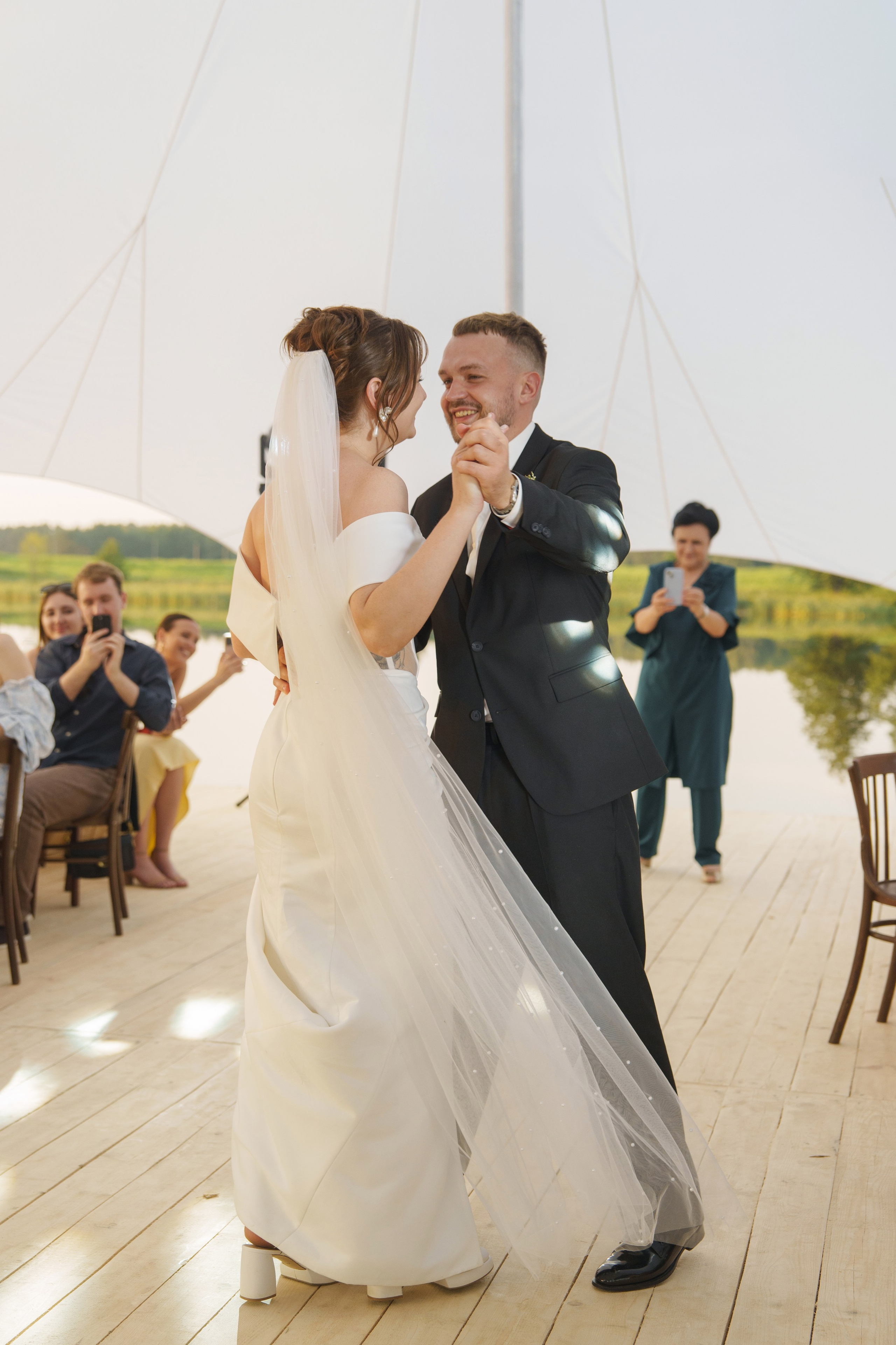 Михаил и Ольга (банкетная часть г. Брянск). Свадебный и репортажный фотограф Элина Козырьянова