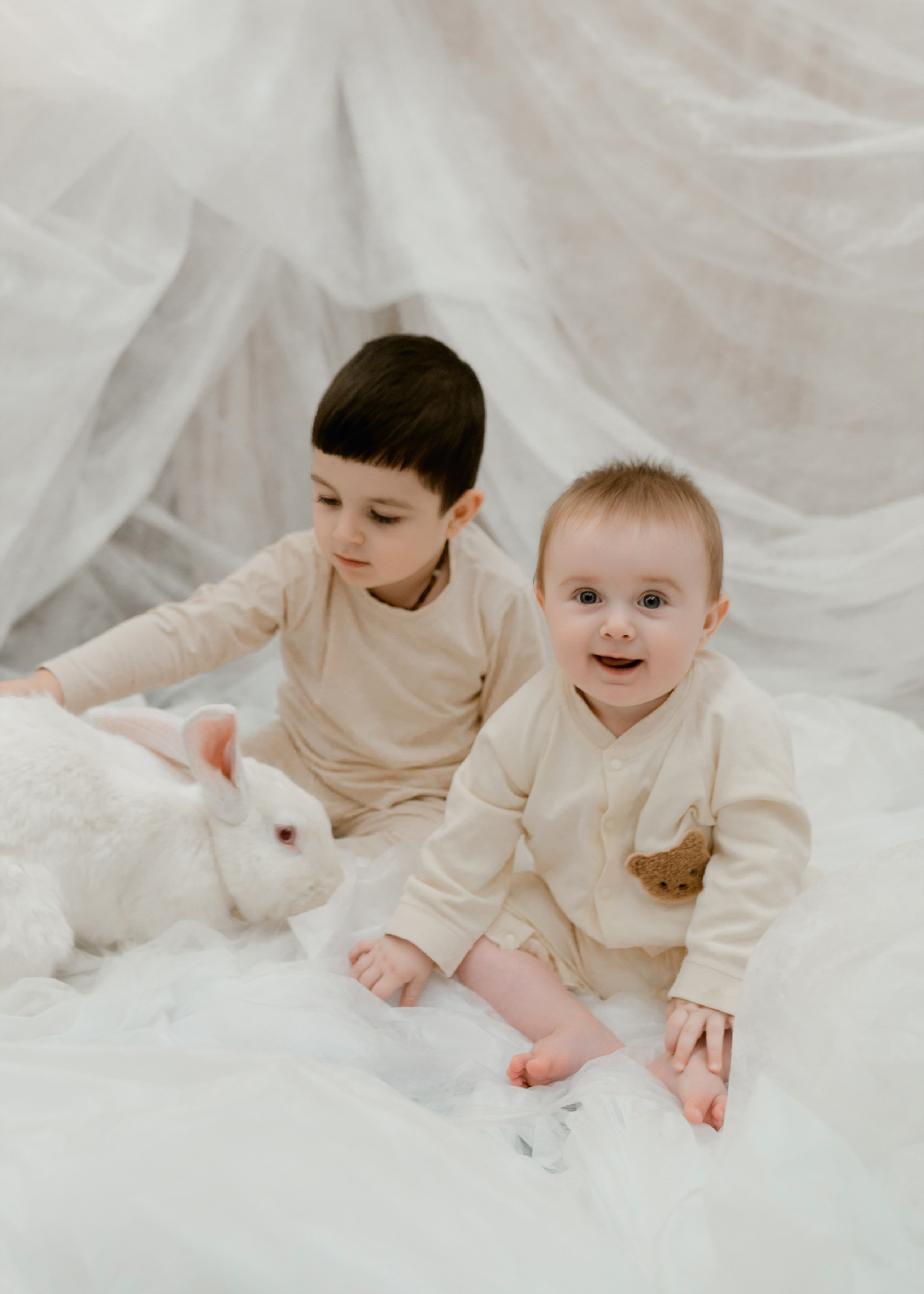 Екатерина, Тема и Ариша. Молоко студия. Свадебный фотограф в городе Минск Крохмалюк Анна