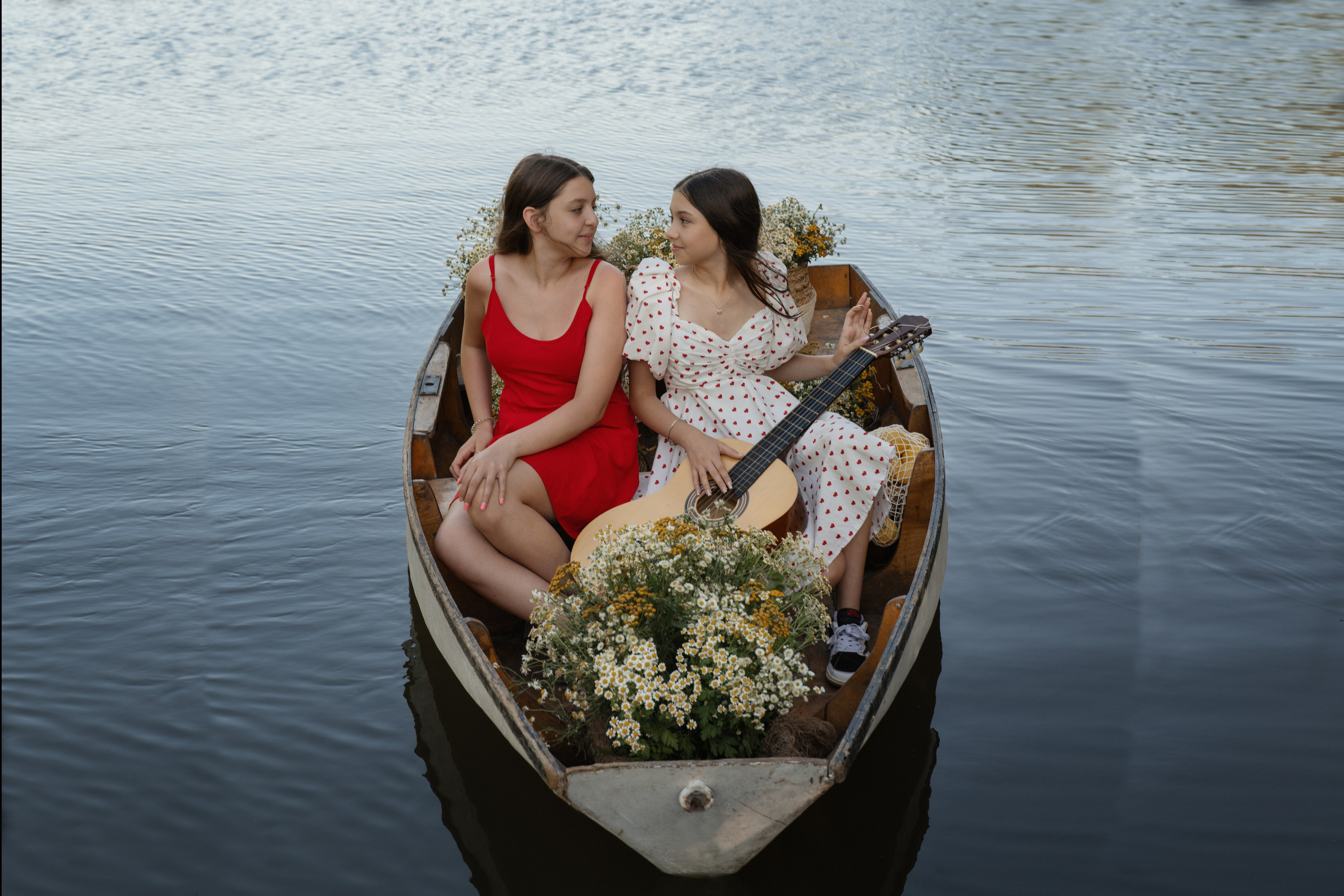 В саду на пруду. Сестрички. Семейный и детский фотограф в Ростове-на-Дону Елена Захарова
