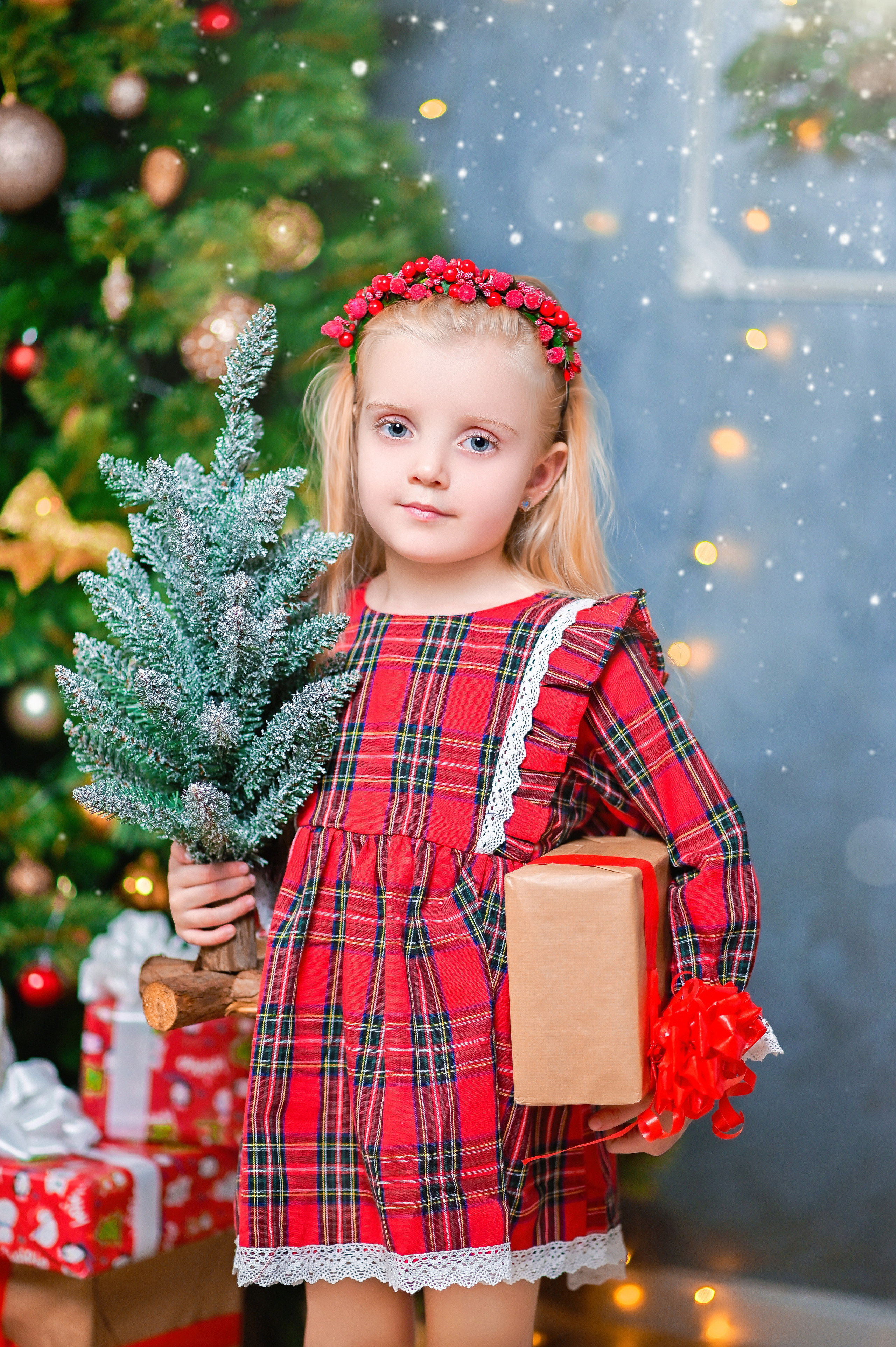 Новогодняя фотосъёмка в студии. Женский, семейный и детский фотограф