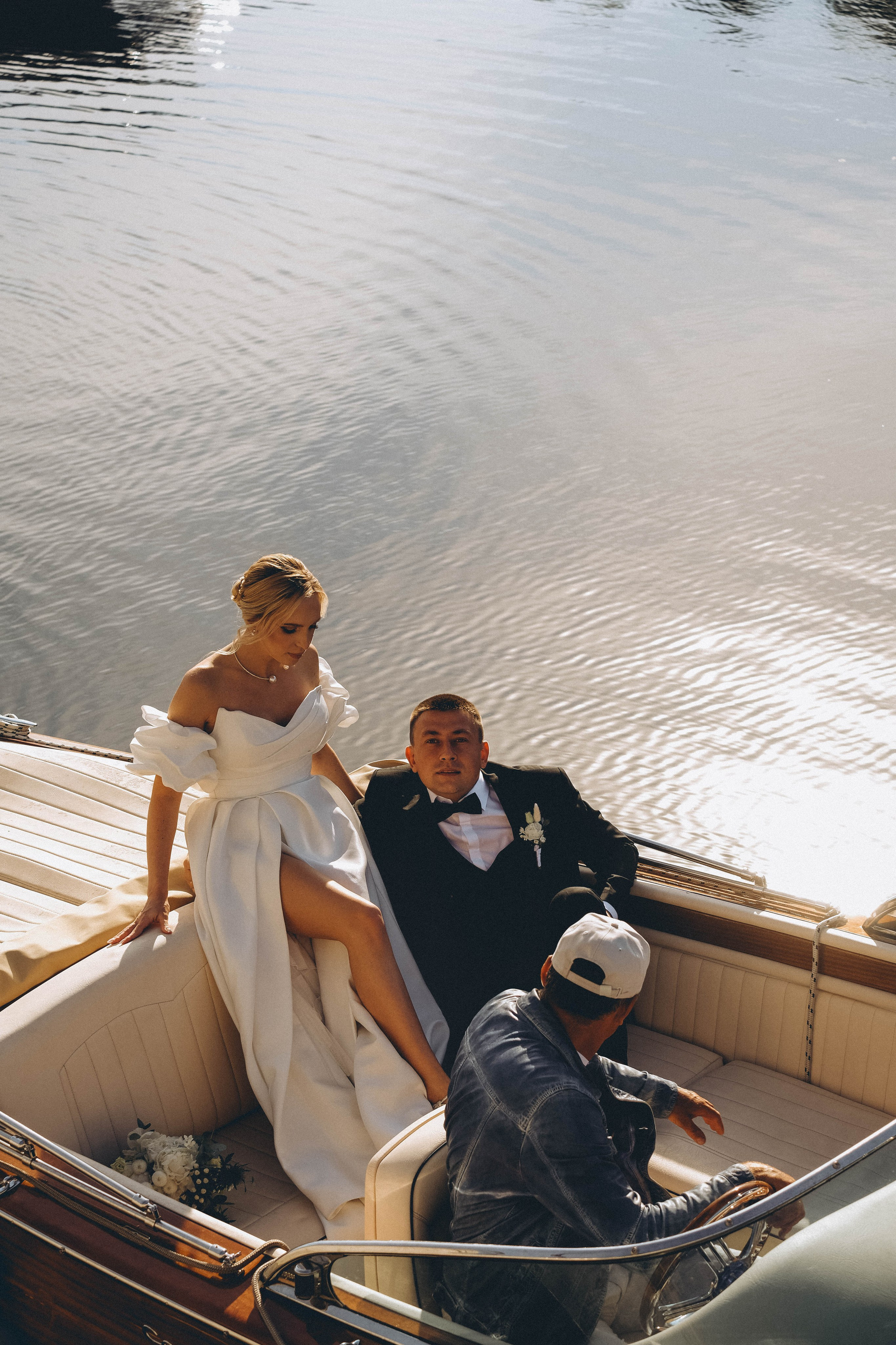 СВАДЕБГНАЯ ПРОГУЛКА ПО КАНАЛ САНКТ-ПЕТЕРБУРГА НА КАТЕРЕ. Профессиональный фотограф, Санкт-Петербург — Виктория Богомолова