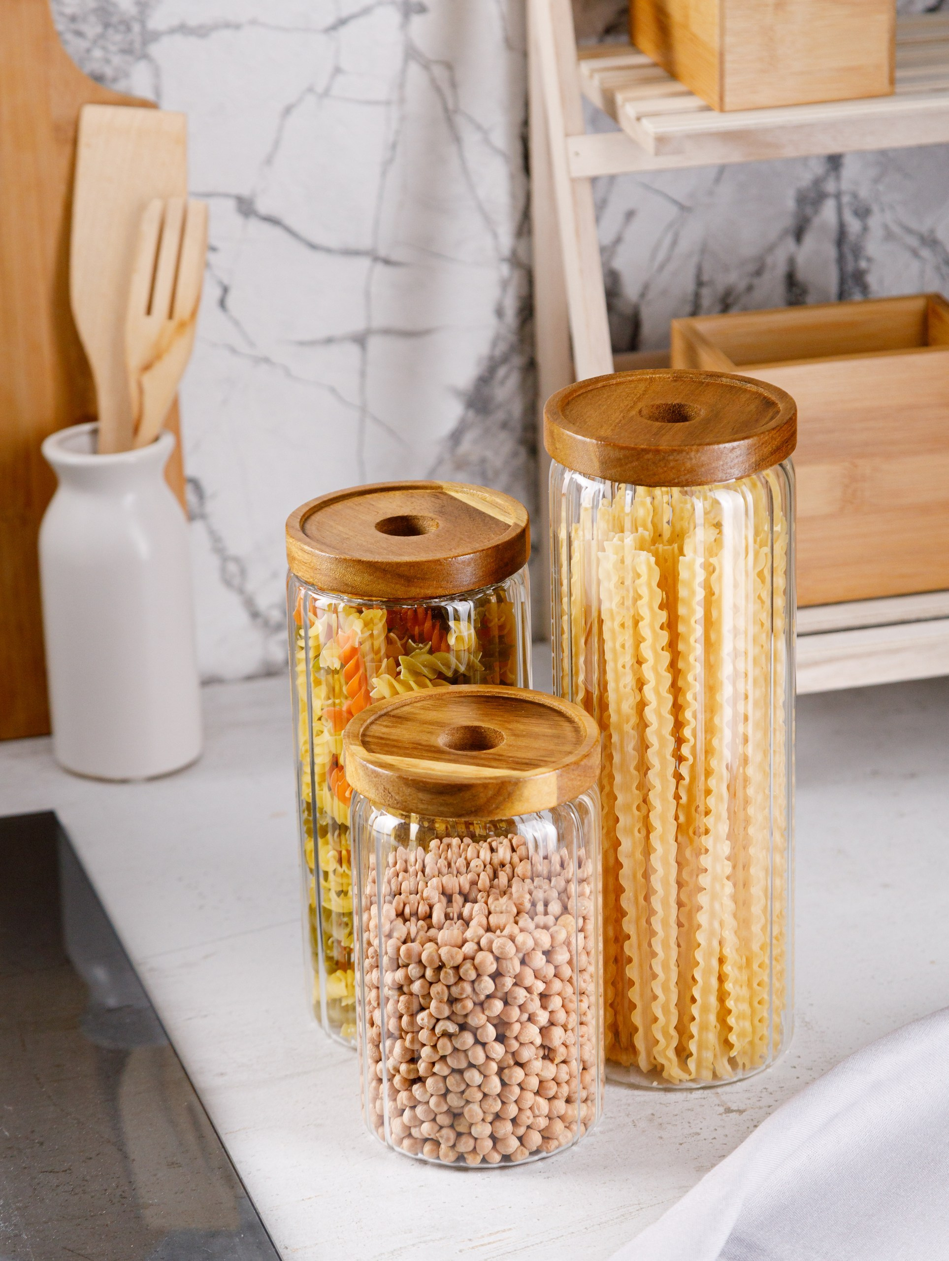 Стеклянные банки и стаканы. Студия коммерческой съемки ХВОЯ