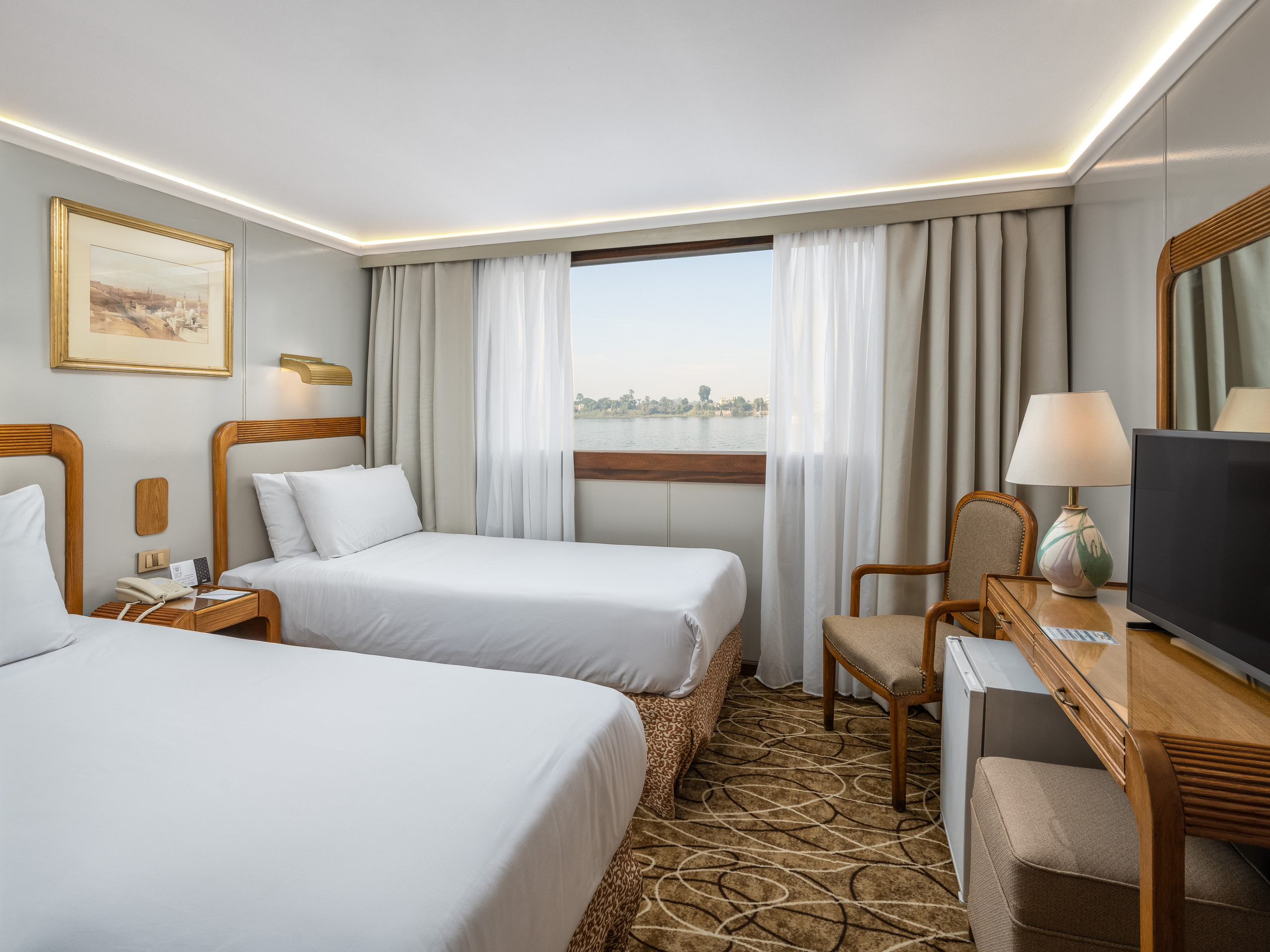 Теплоход Jaz Al Qassida Luxor. Вячеслав Лазарев фотографирую интерьеры