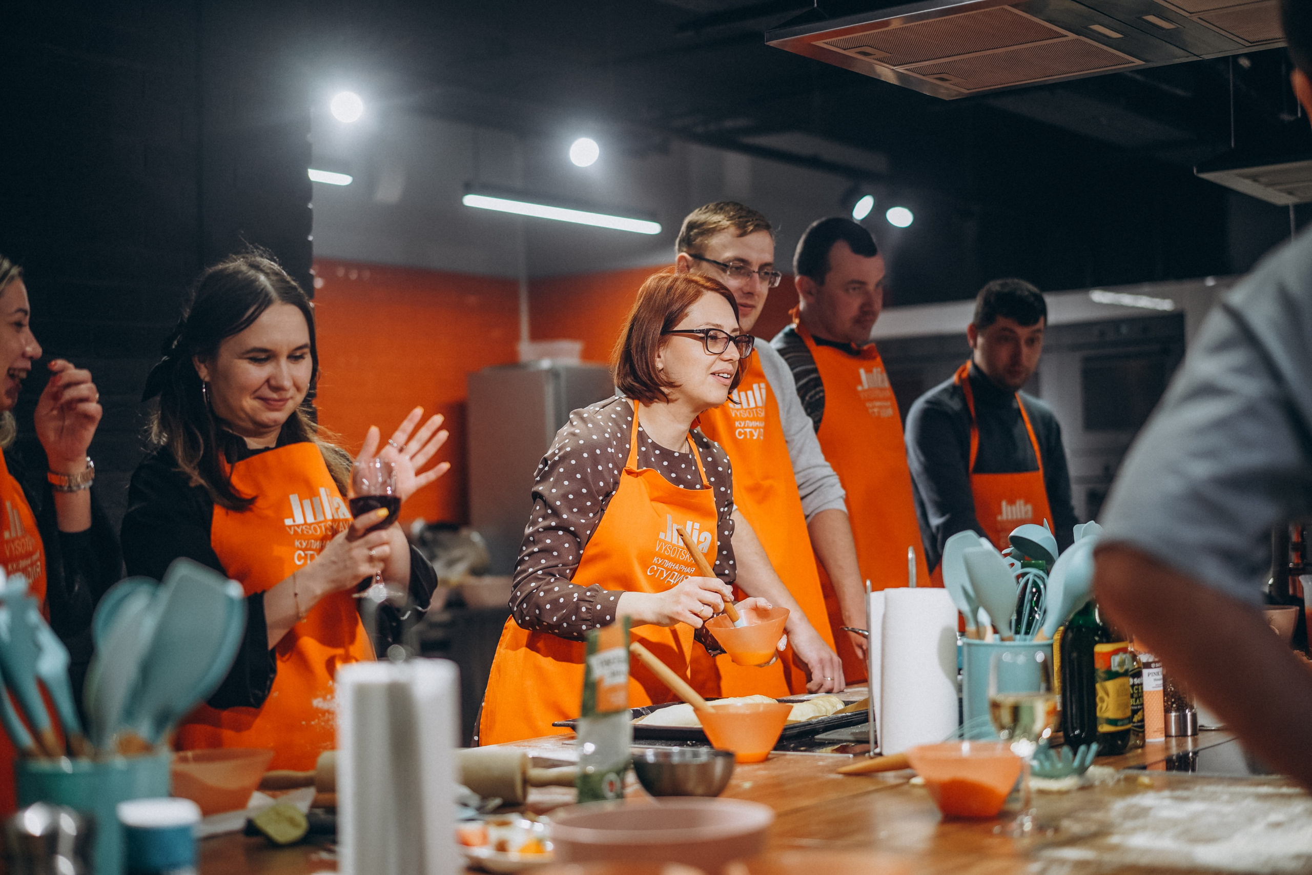 Репортаж с кулинарной студии Юлии Высоцкой. Портретный фотограф в Москве Илья Корненков