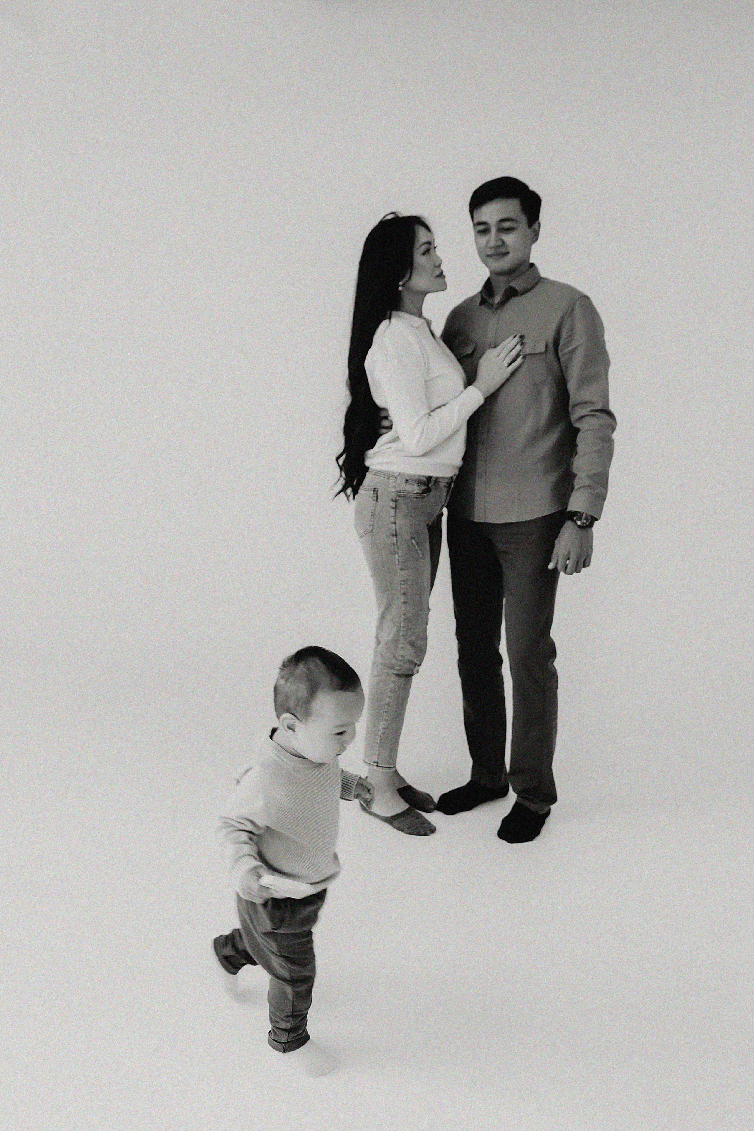 Семейная фотосессия в фотостудии Пространство. Свадебный, семейный и портретный фотограф в Алматы, Костанай