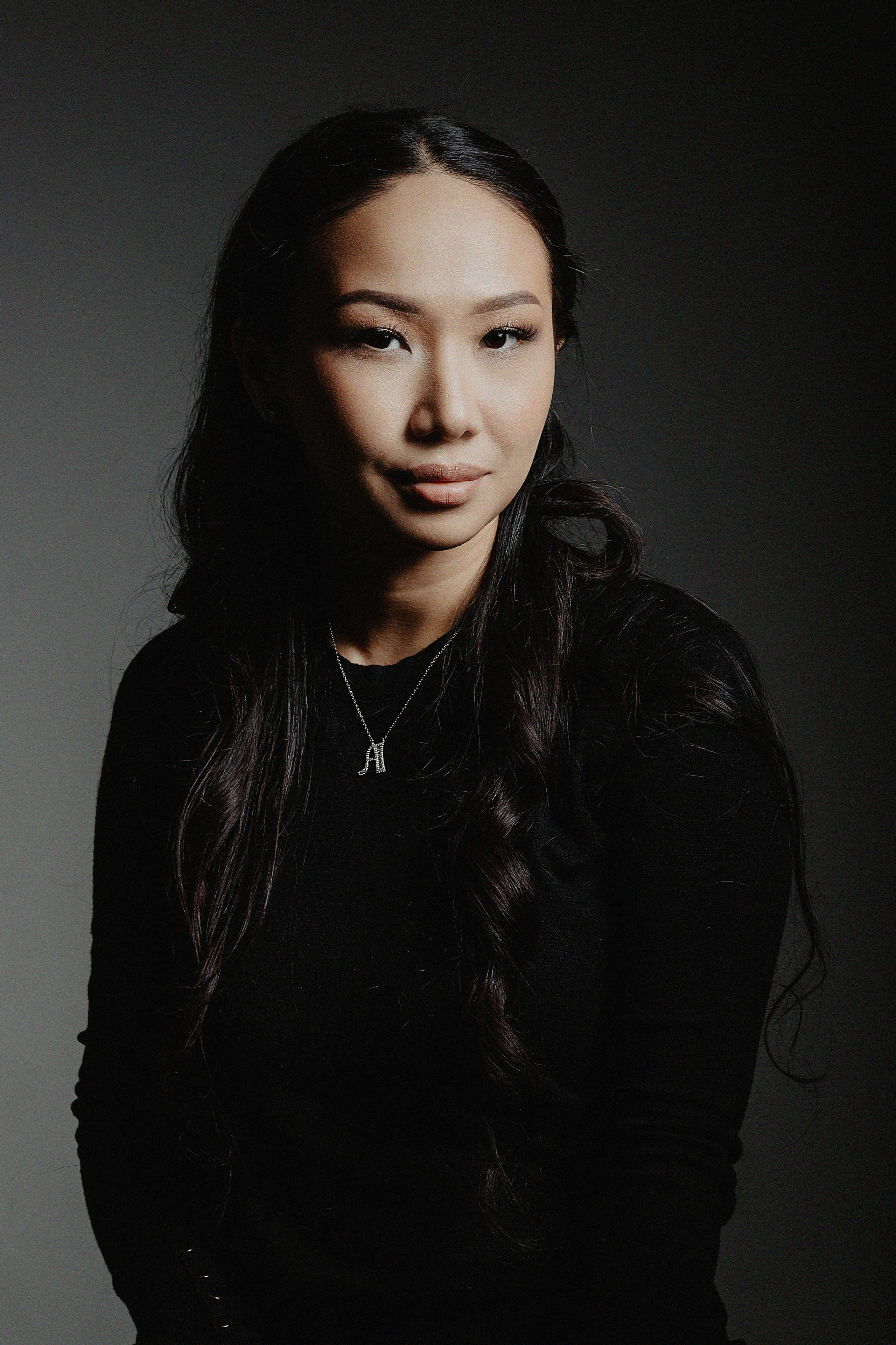 Фотосессия Дамиры и Аланчика в фотостудии Пространство. Свадебный, семейный и портретный фотограф в Алматы, Костанай