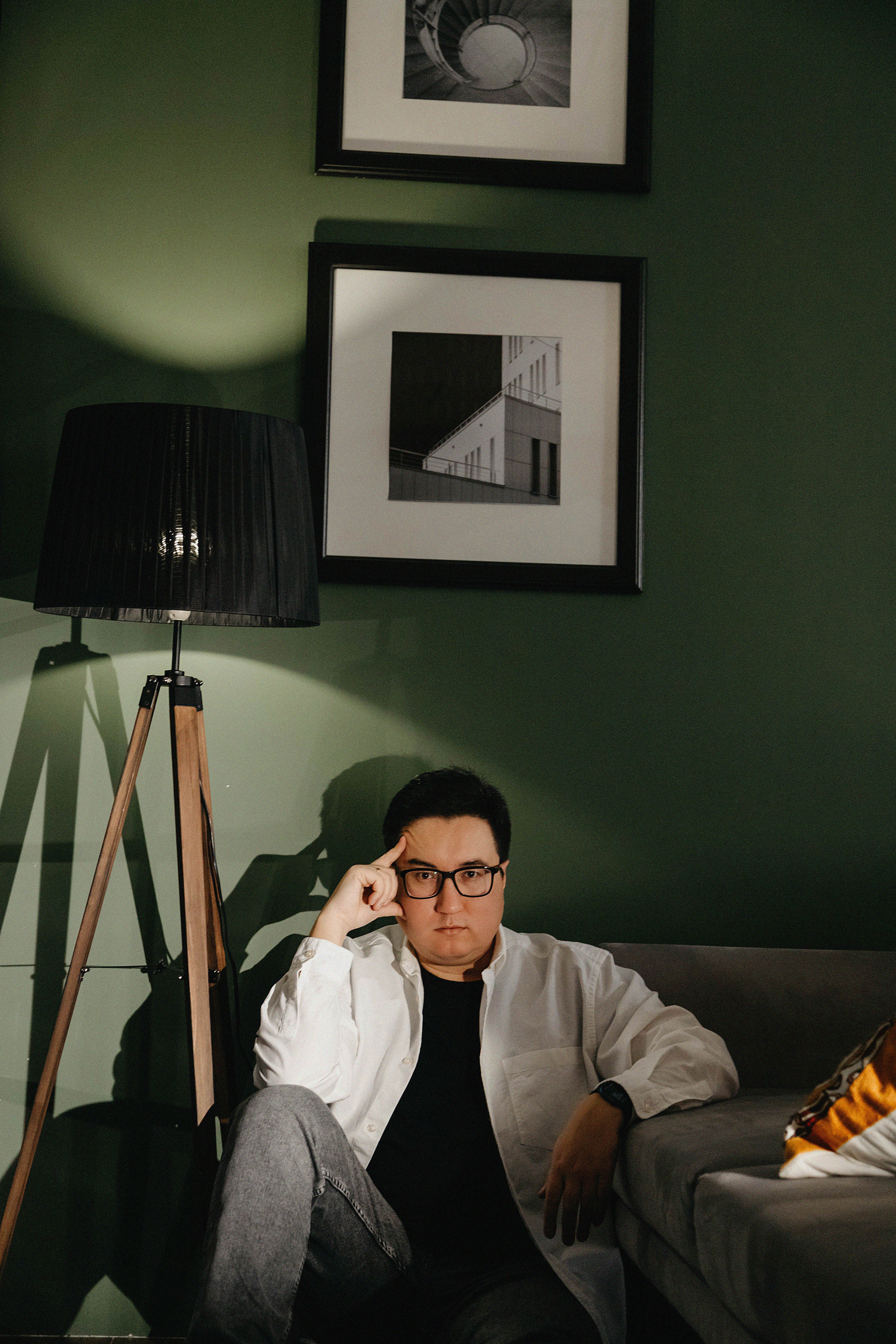 Фотосессия Артура в фотостудии Пространство. Свадебный, семейный и портретный фотограф в Алматы, Костанай