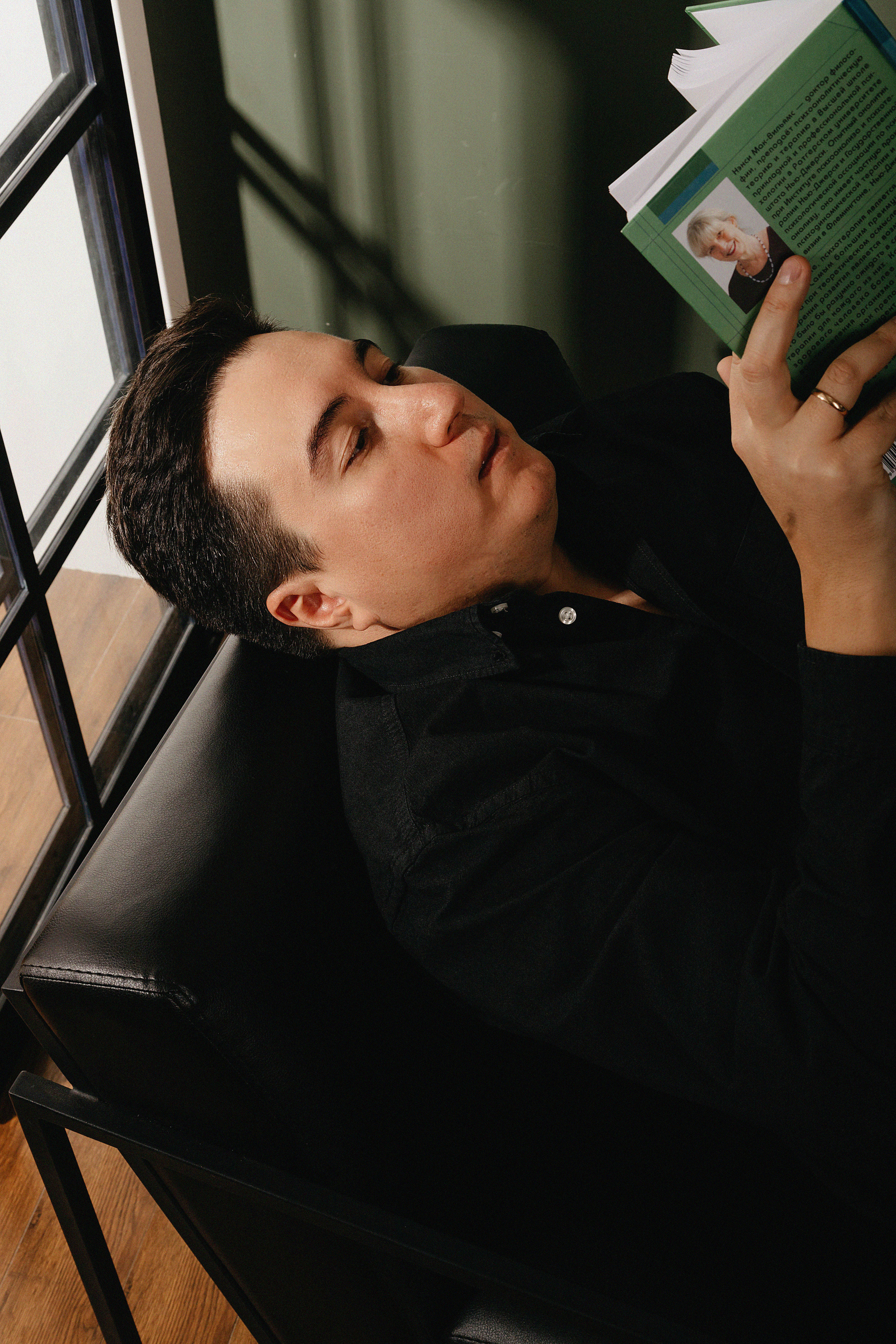 Фотосессия Артура в фотостудии Пространство. Свадебный, семейный и портретный фотограф в Алматы, Костанай